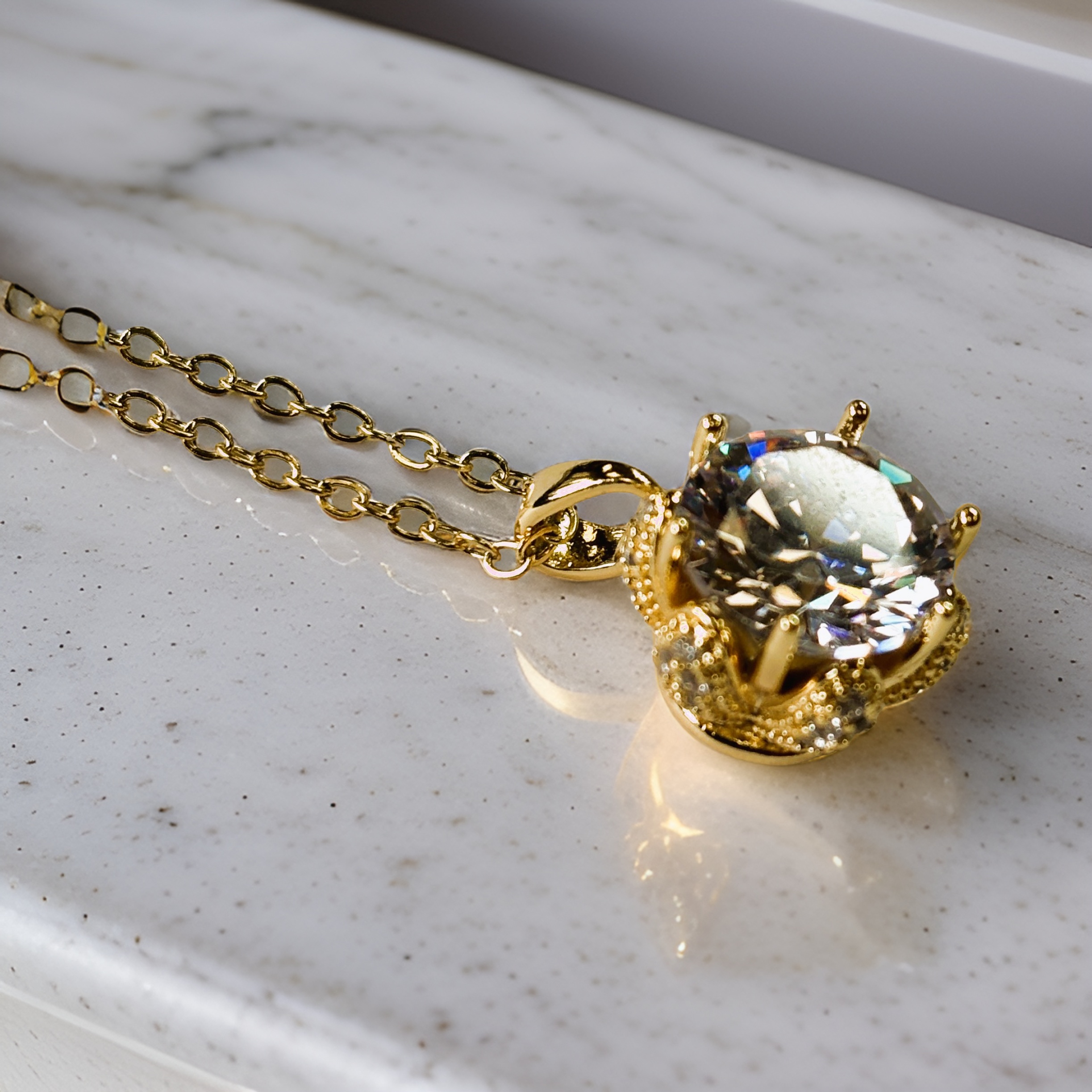 Gold Pendant Necklace with Large Luxury Zircon 