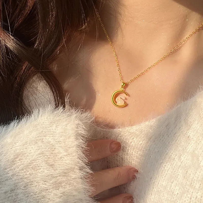 Gold White Jade Gold Eye Rabbit on the Moon Pendant Necklace