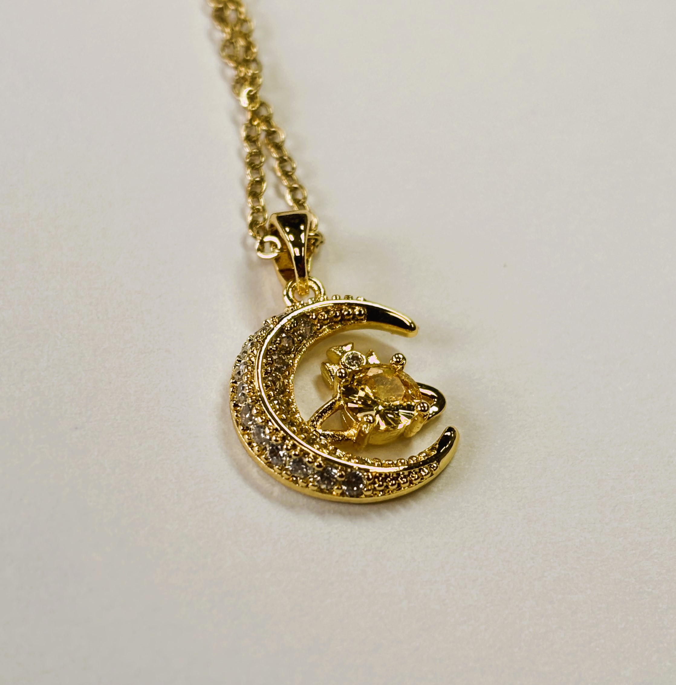 Gold Yellow Round Cut Zircon Pendant Necklace
