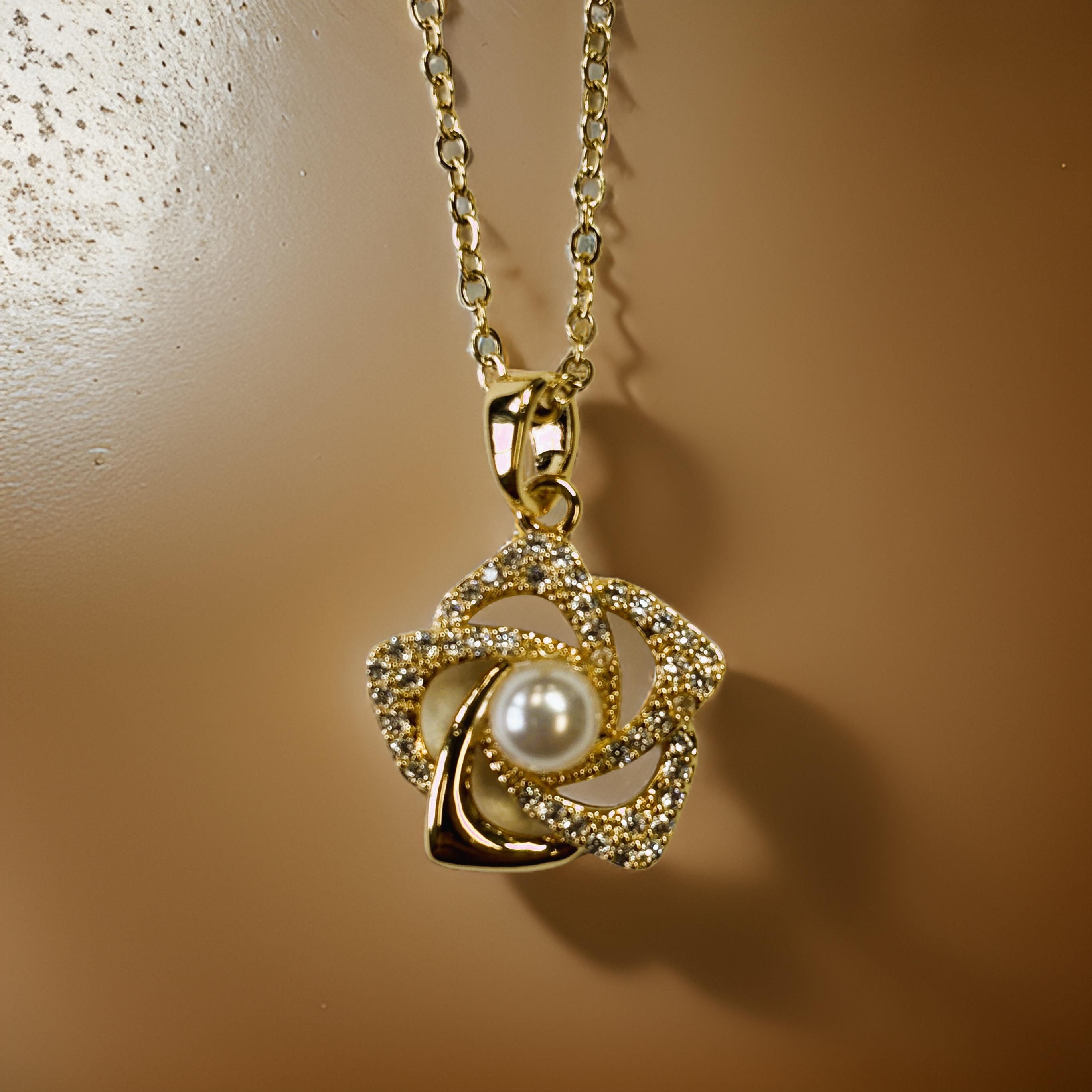 Gold Spinning Star with Pearl and Sand Zircon Pendant Necklace