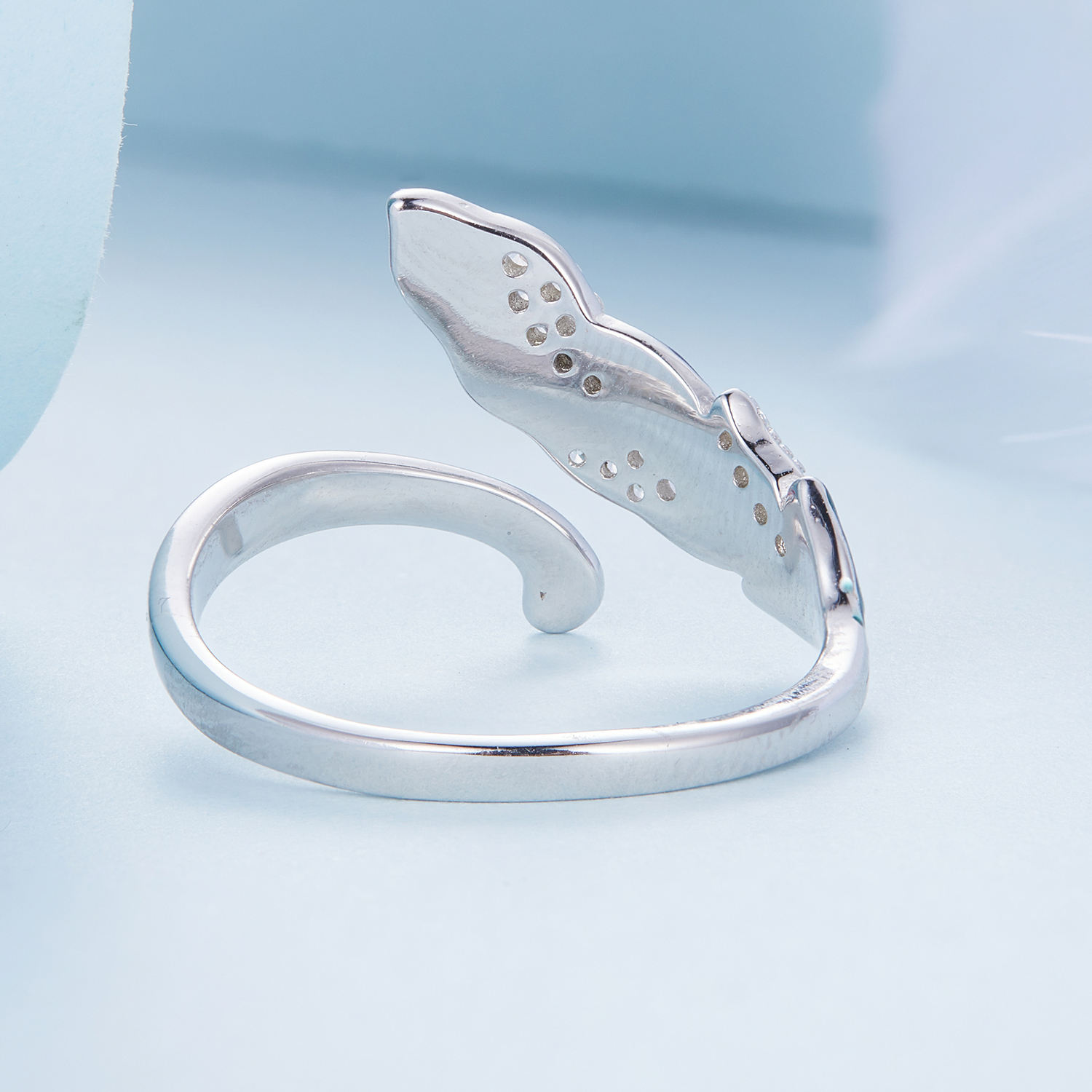 Elegant Feather Ring