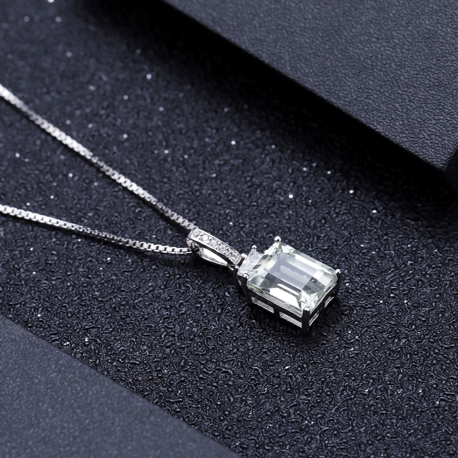 Elegant Emerald-Cut Pendant Necklace