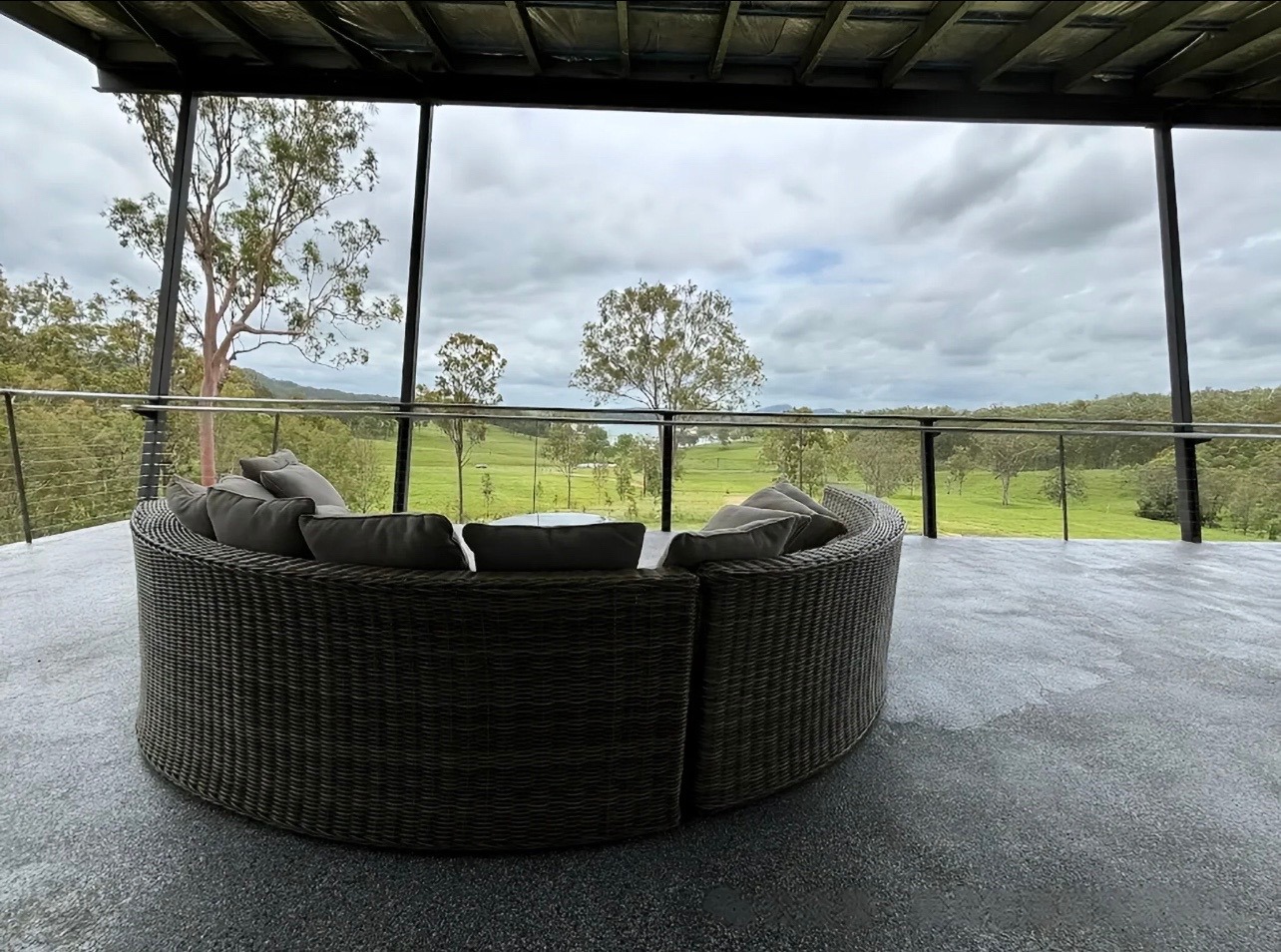 3bhk Two-Storey Container House with a Large Open Upper Terrace and Patio, Portable Houses for Families, Fully Furnished, Disaster Resistant, 4 Hour Set-Up, Customizable