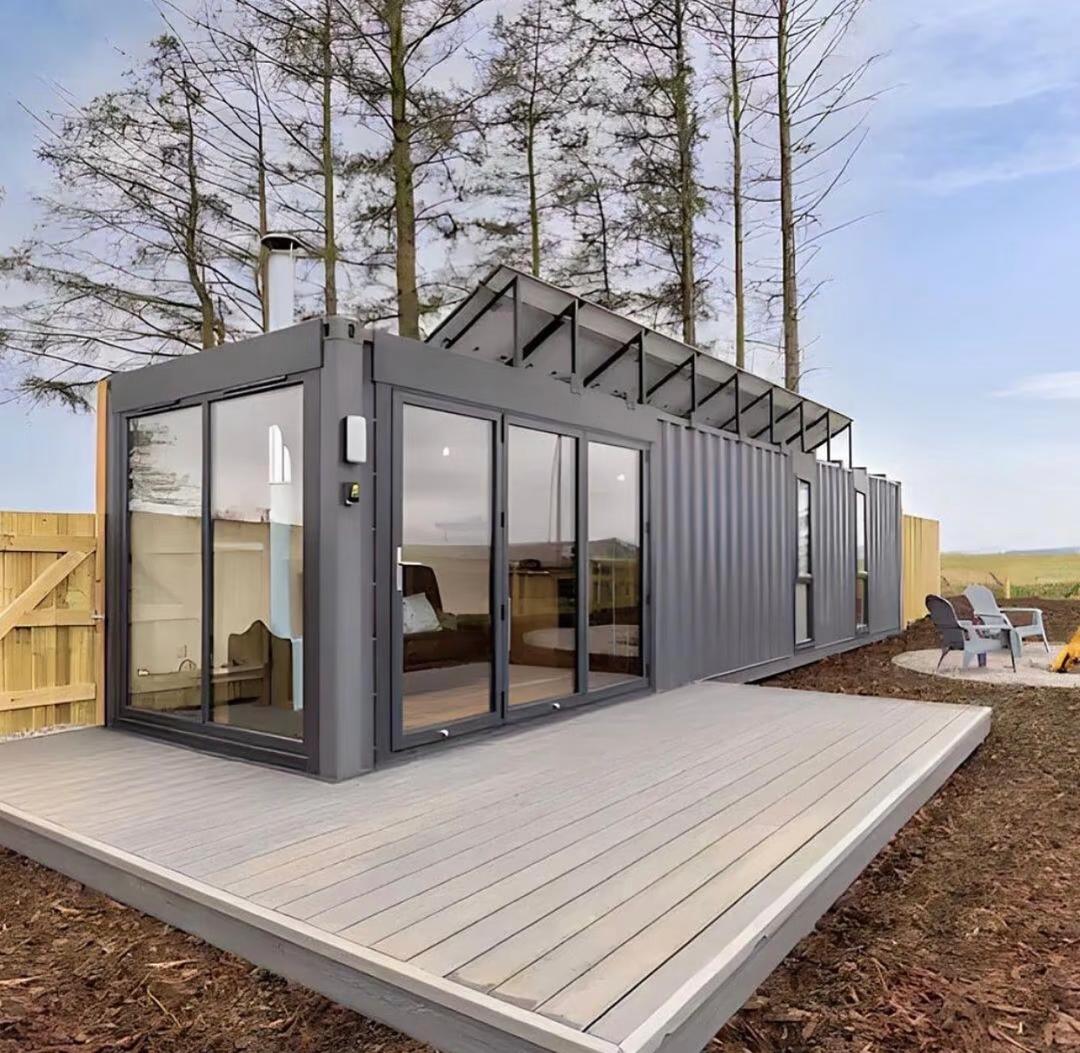 1bhk Container House with Spacious Deck, Tiny House, Portable Houses for Families, Fully Furnished, Disaster Resistant, 2 Hour Set-Up, Customizable