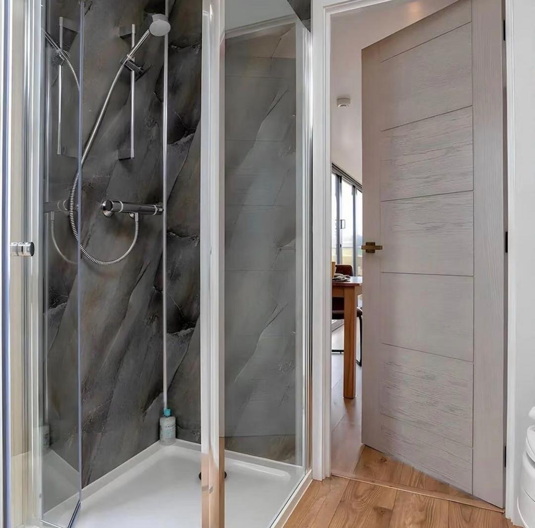 1bhk Container House with Spacious Deck, Tiny House, Portable Houses for Families, Fully Furnished, Disaster Resistant, 2 Hour Set-Up, Customizable
