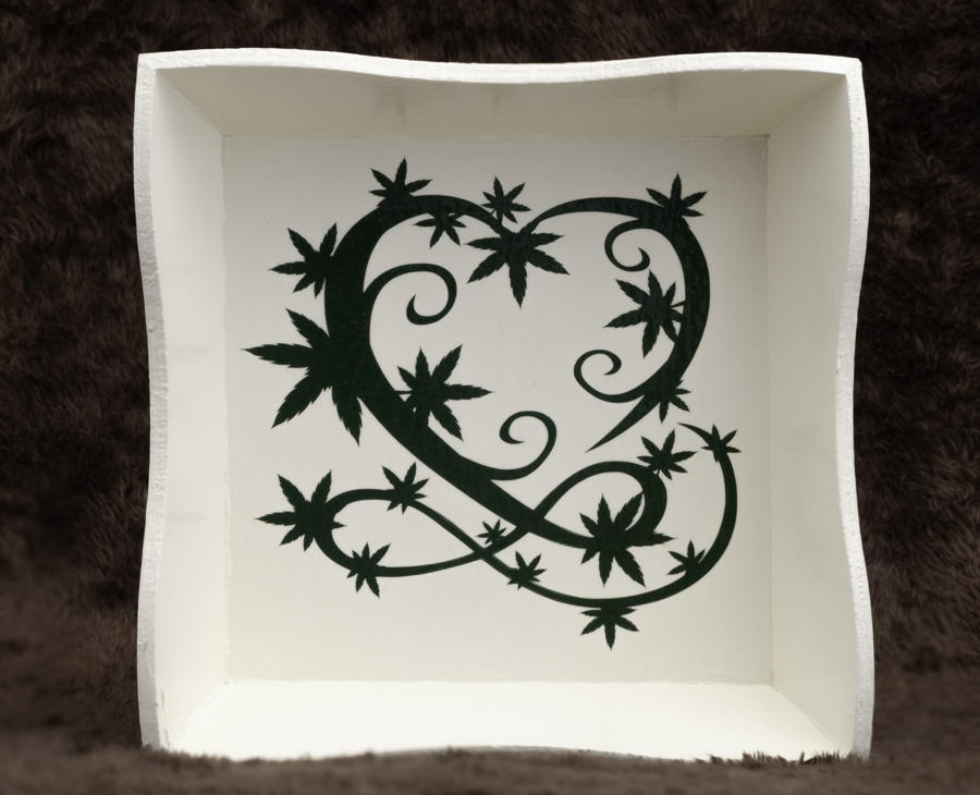 Cannabis Vine Heart Trinket Tray