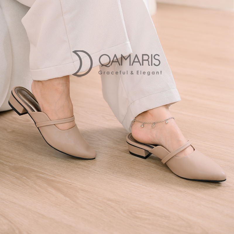 Qamaris Pointed Mules