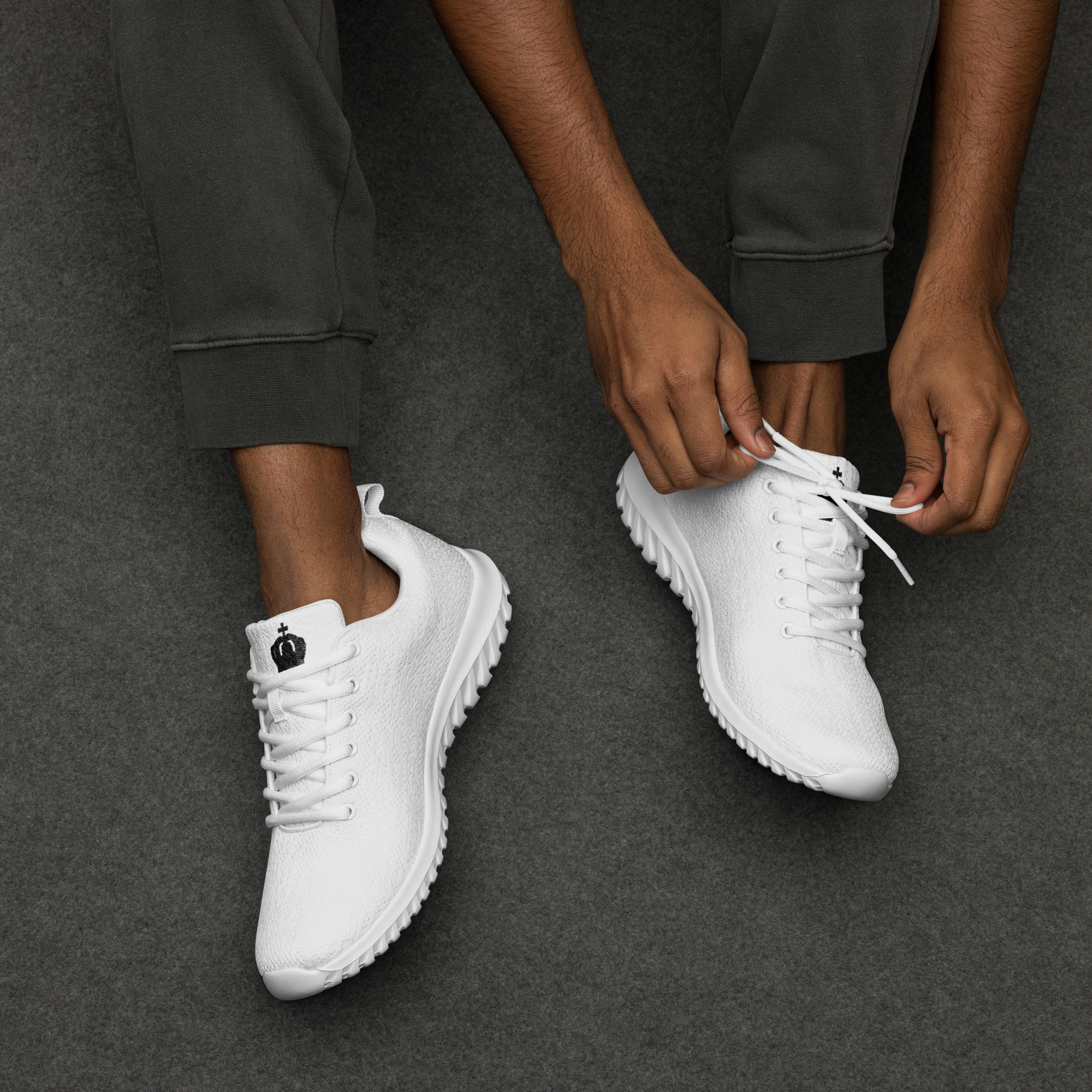 Rose Lion Black & White Brand Athletic Men’s Sneakers – Stylish, Comfortable Performance Shoes