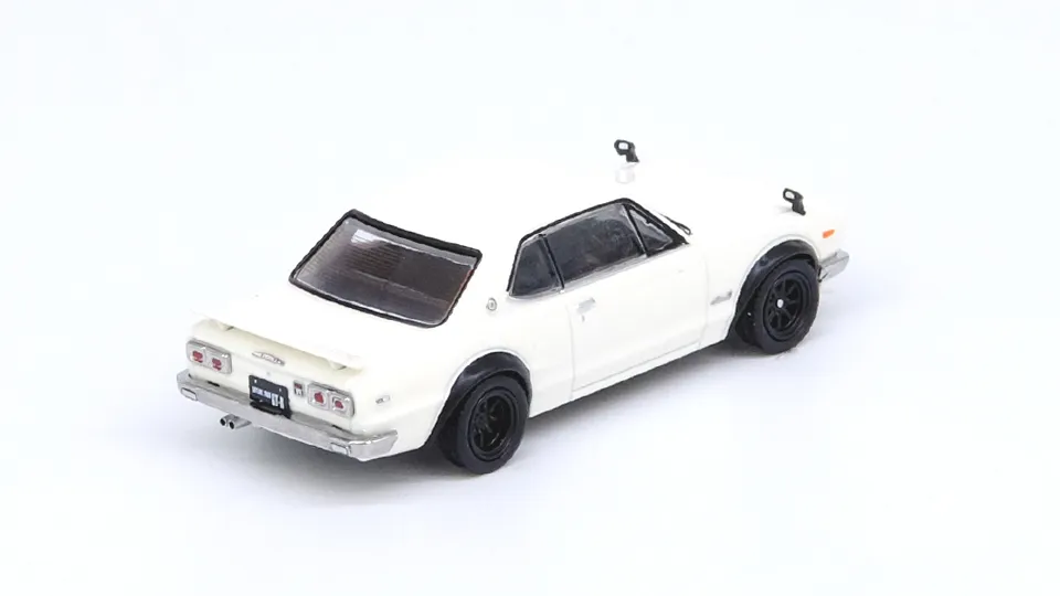 INNO64 NISSAN SKYLINE 2000 GT-R (KPGC10) White