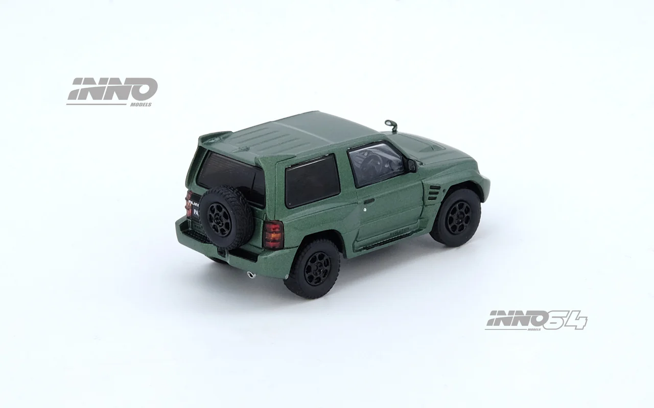 INNO64 MITSUBISHI PAJERO EVOLUTION Satin Green 