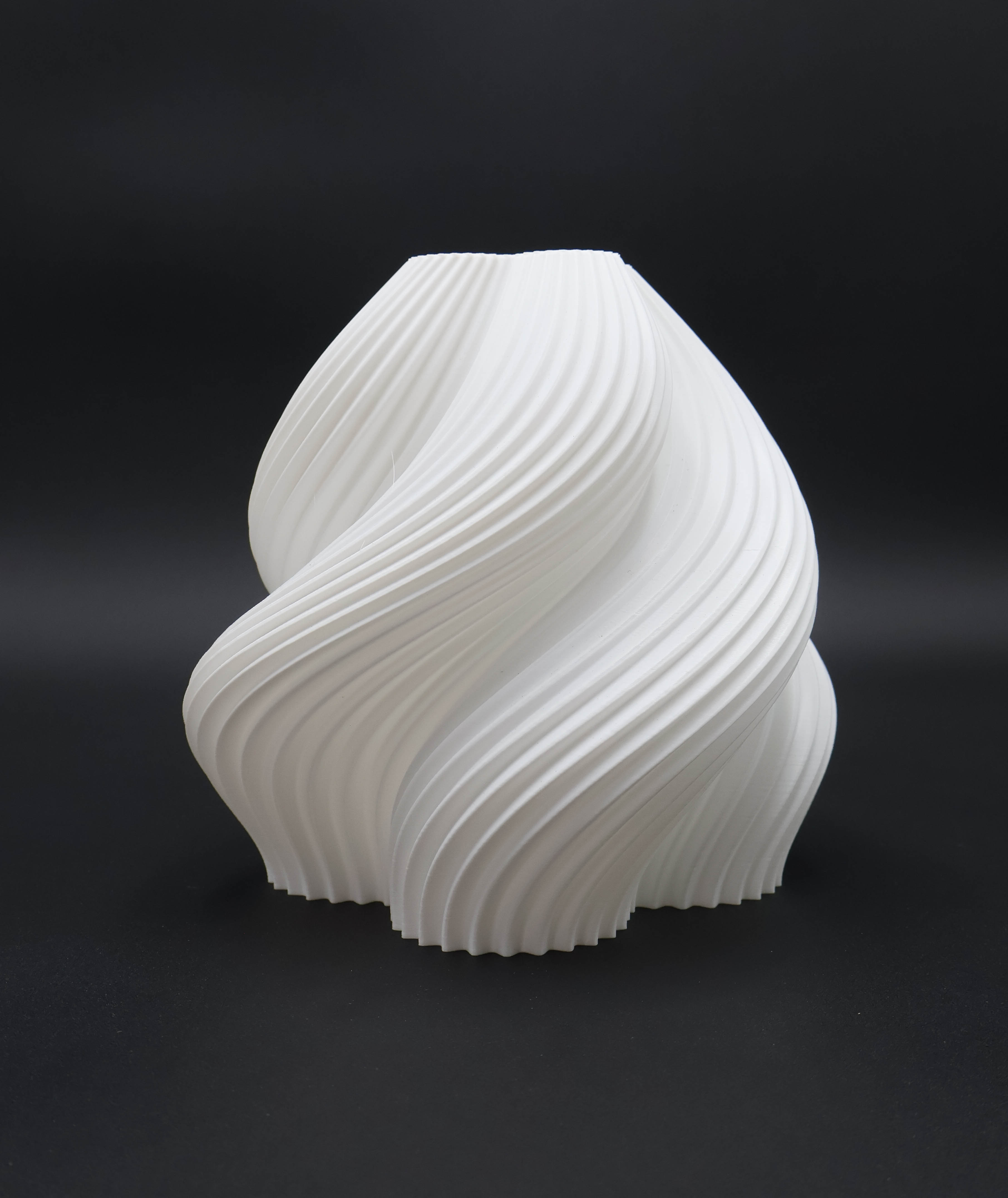 Jarrón Decorativo en Espiral