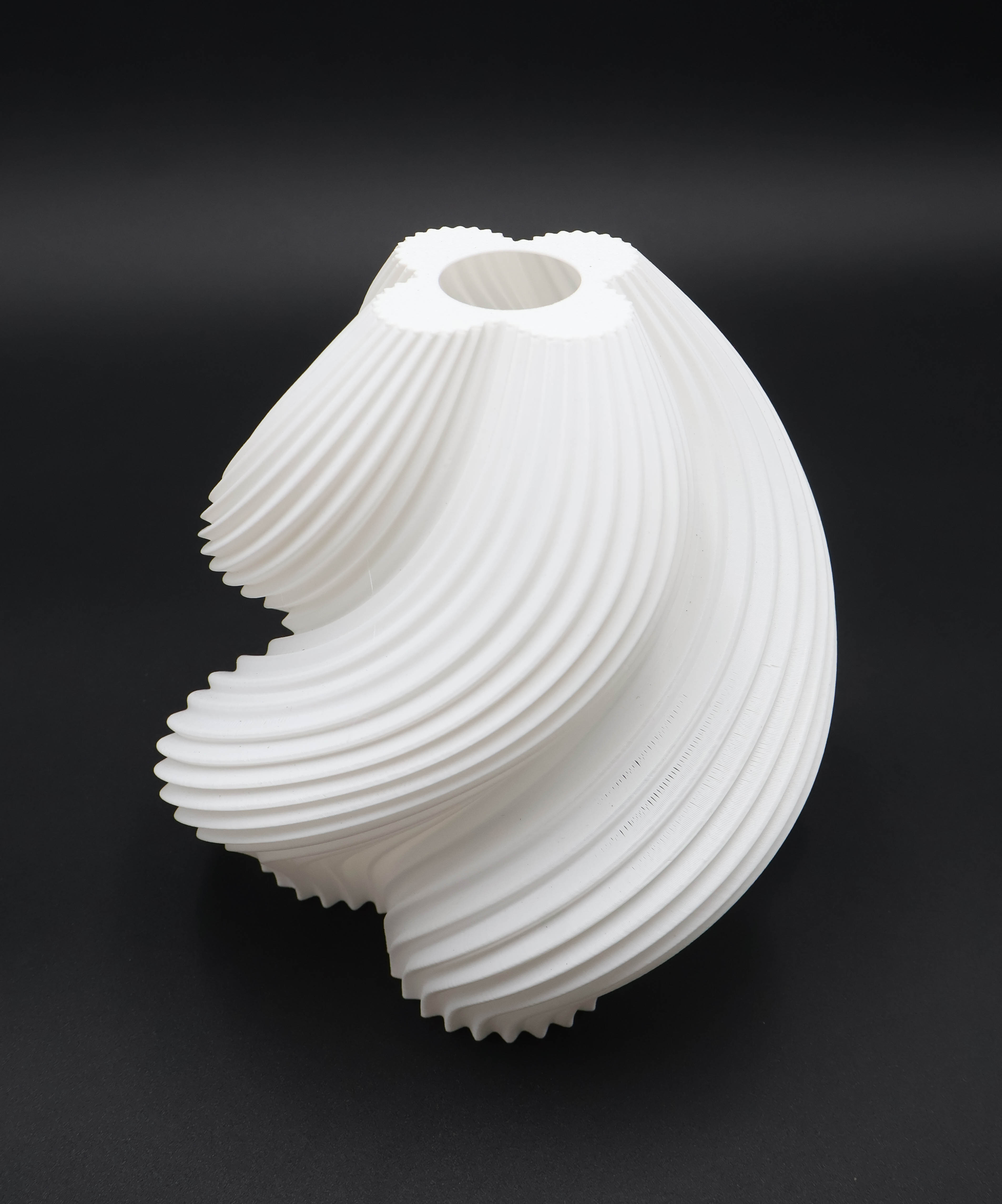 Jarrón Decorativo en Espiral