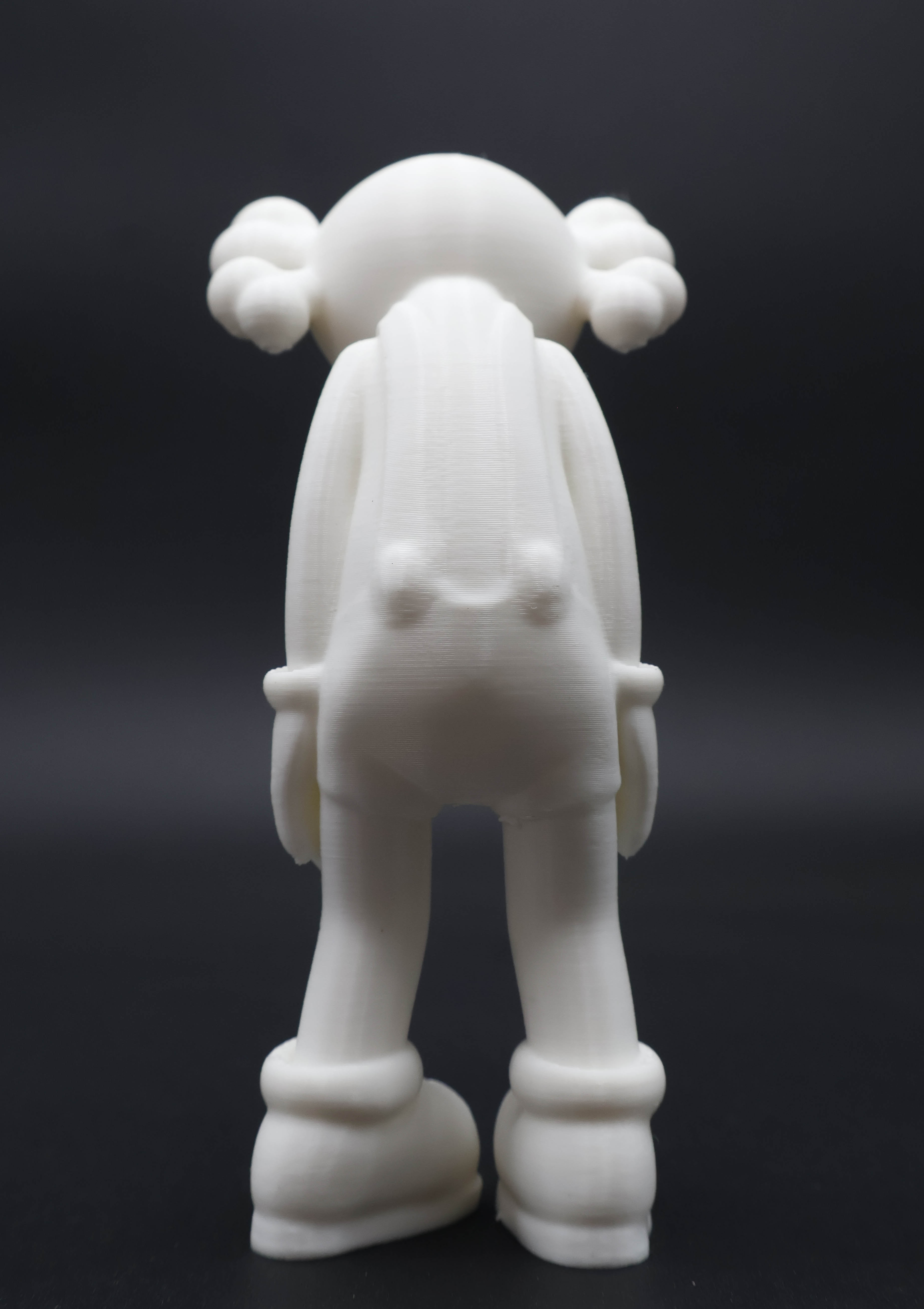 Figura de KAWS SAD