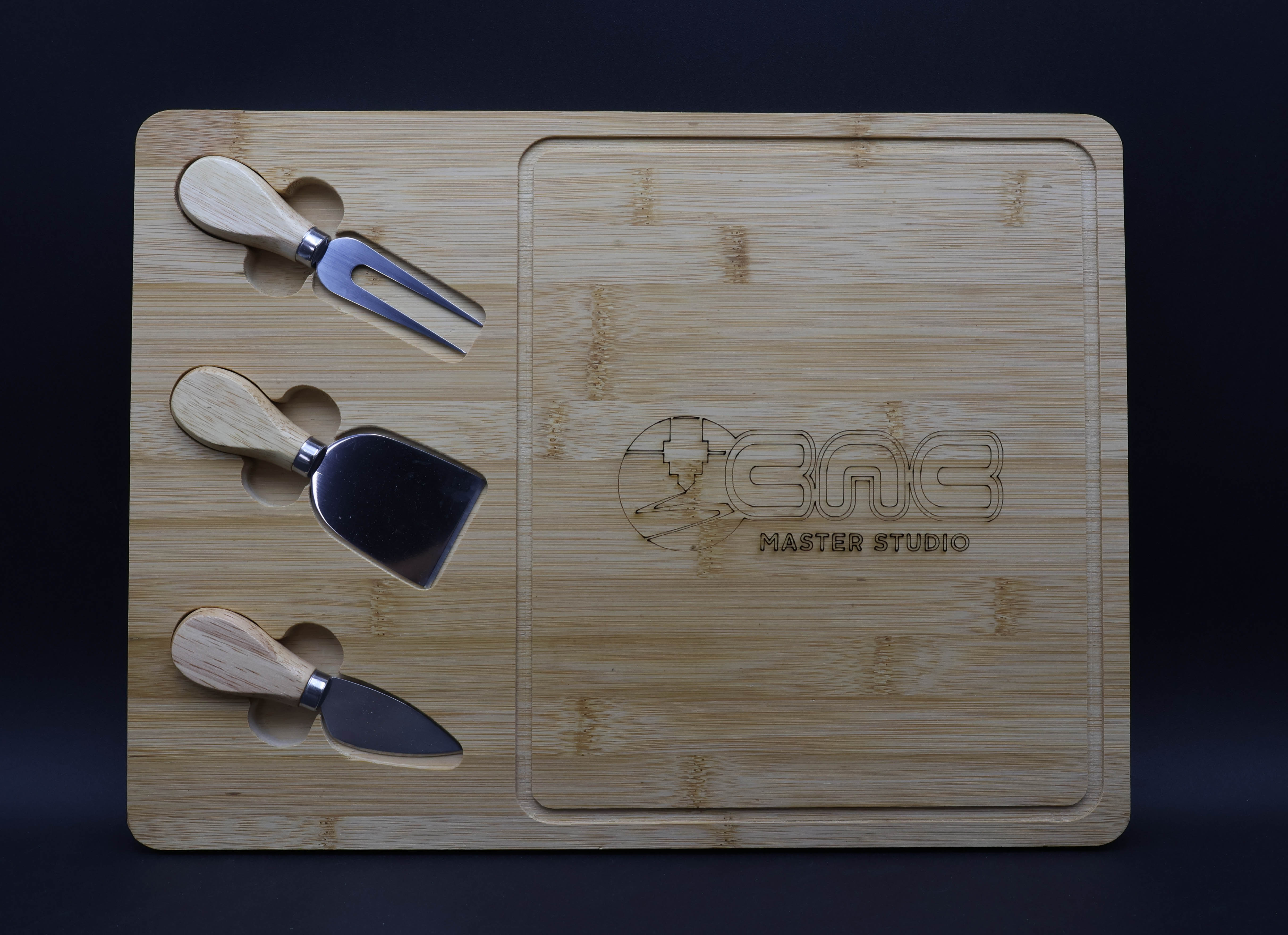 Tabla de Quesos de Madera con Cuchillos