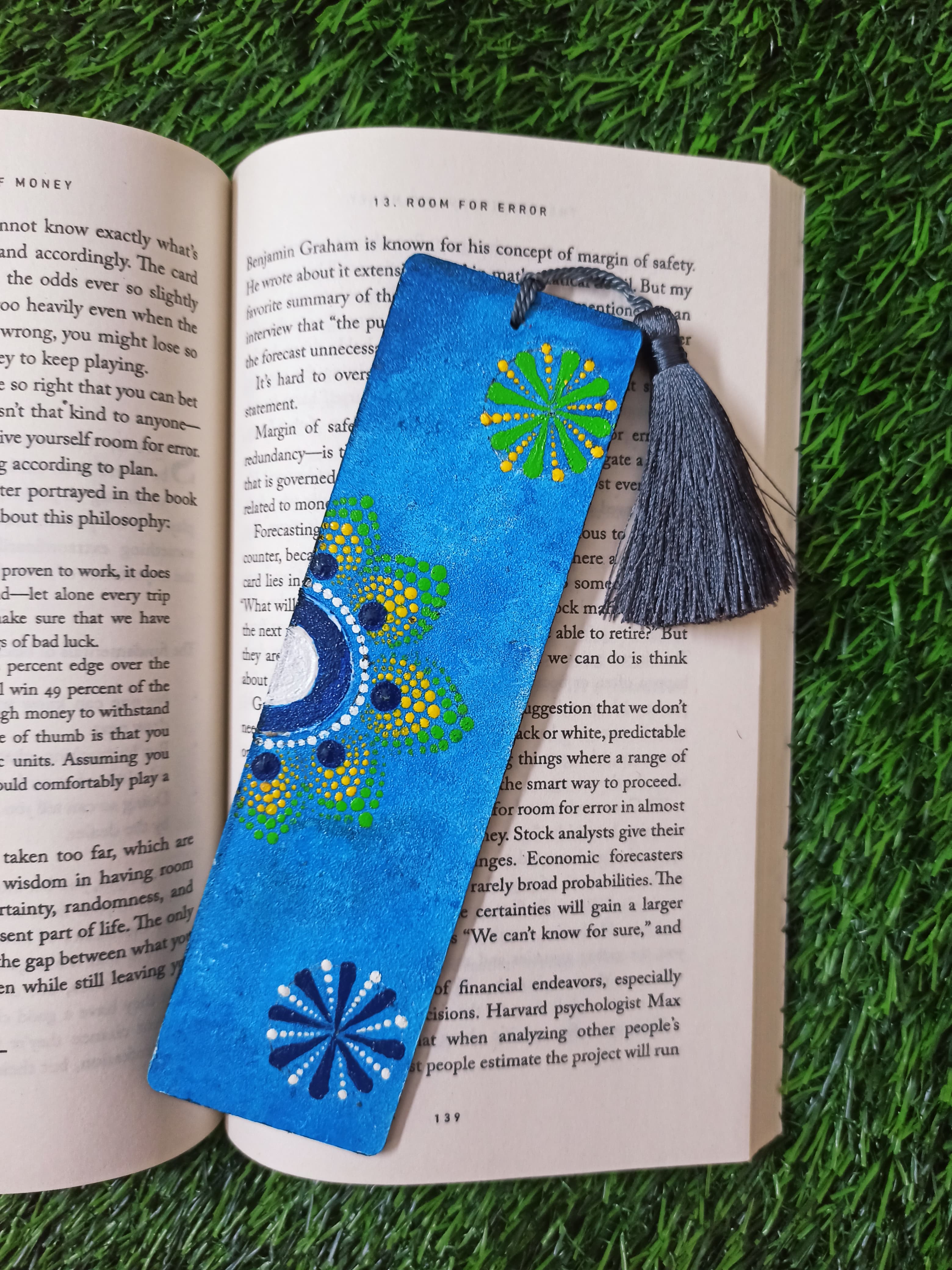 BOOKMARK