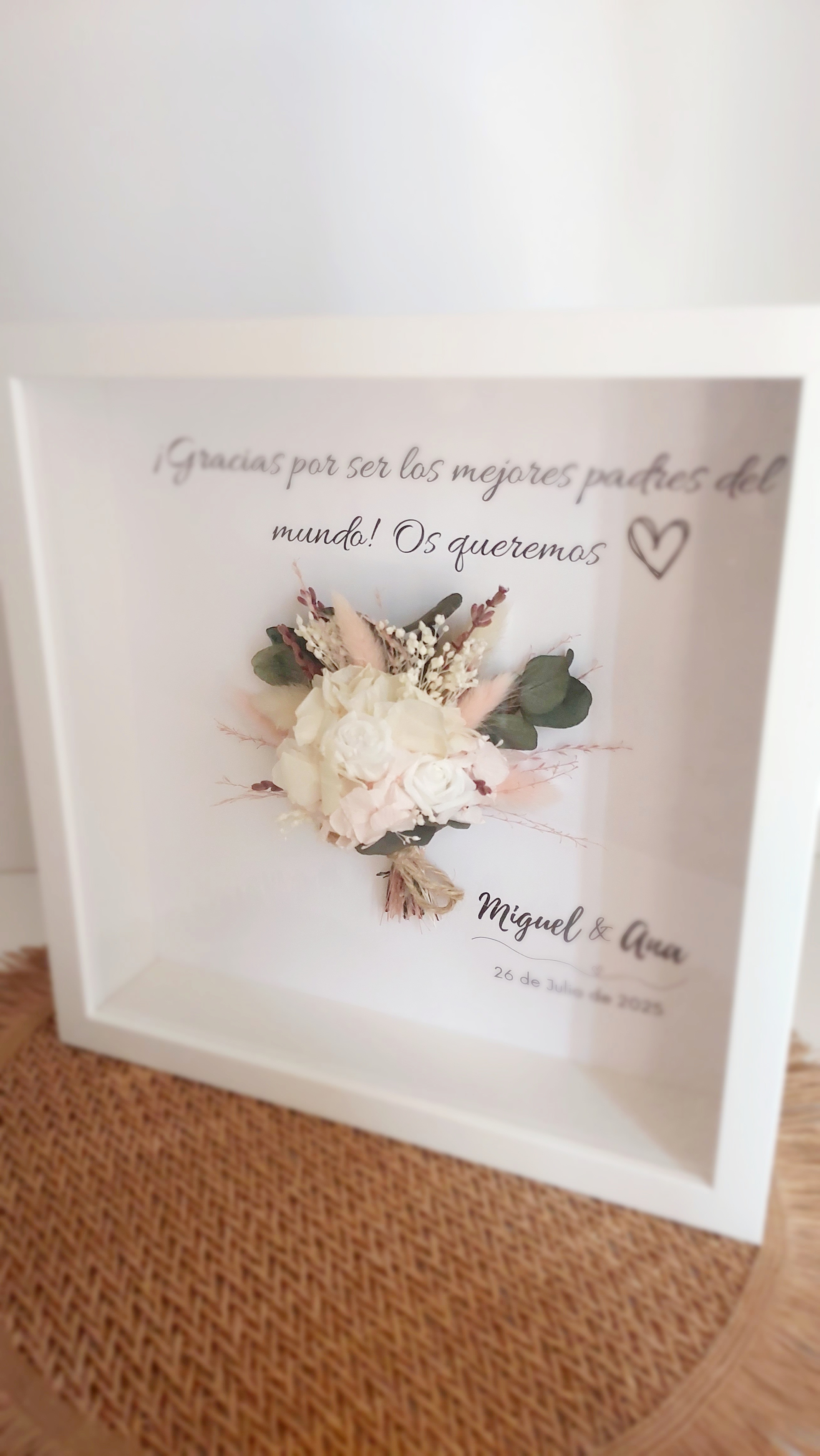 Cuadro con réplica mini 