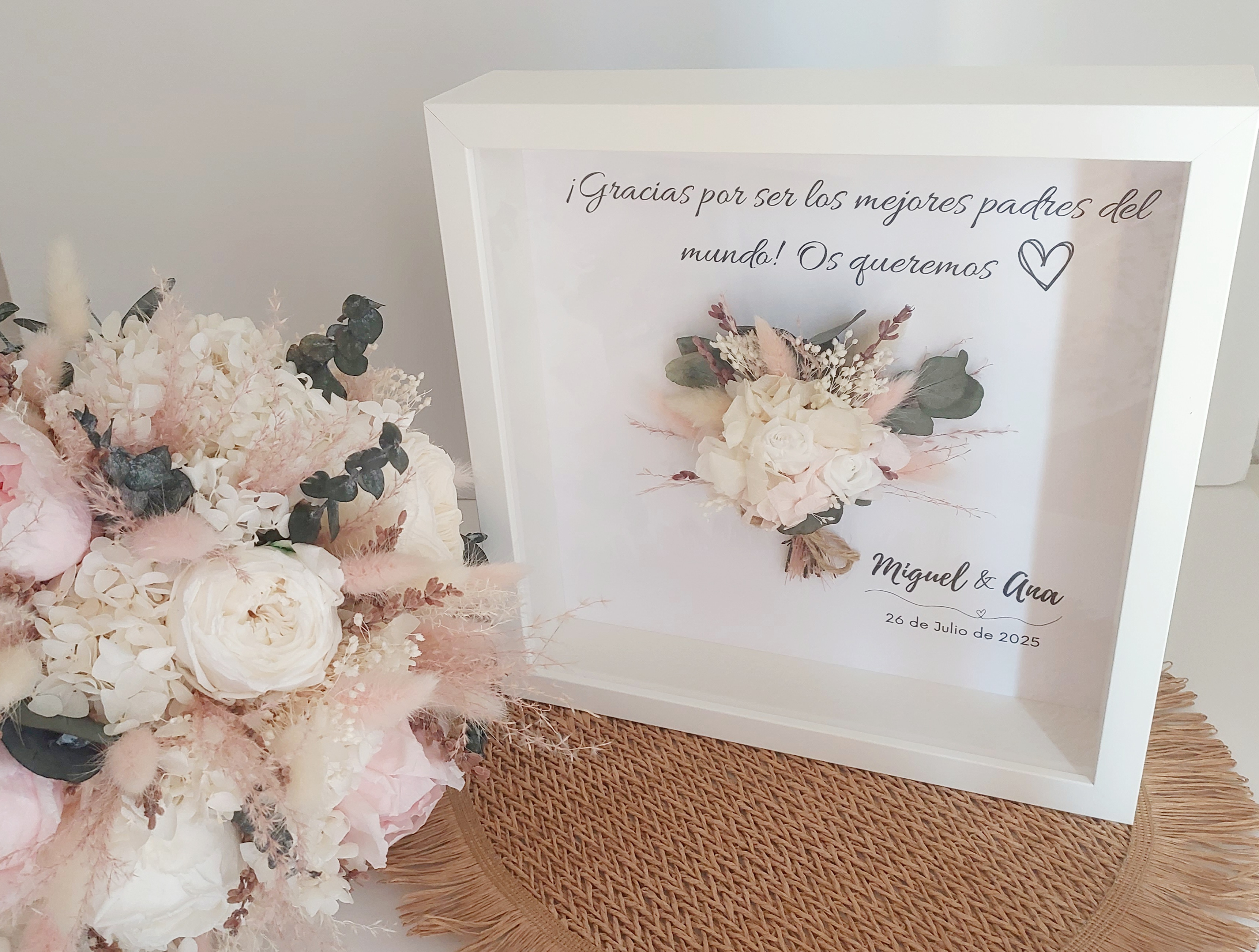 Cuadro con réplica mini 