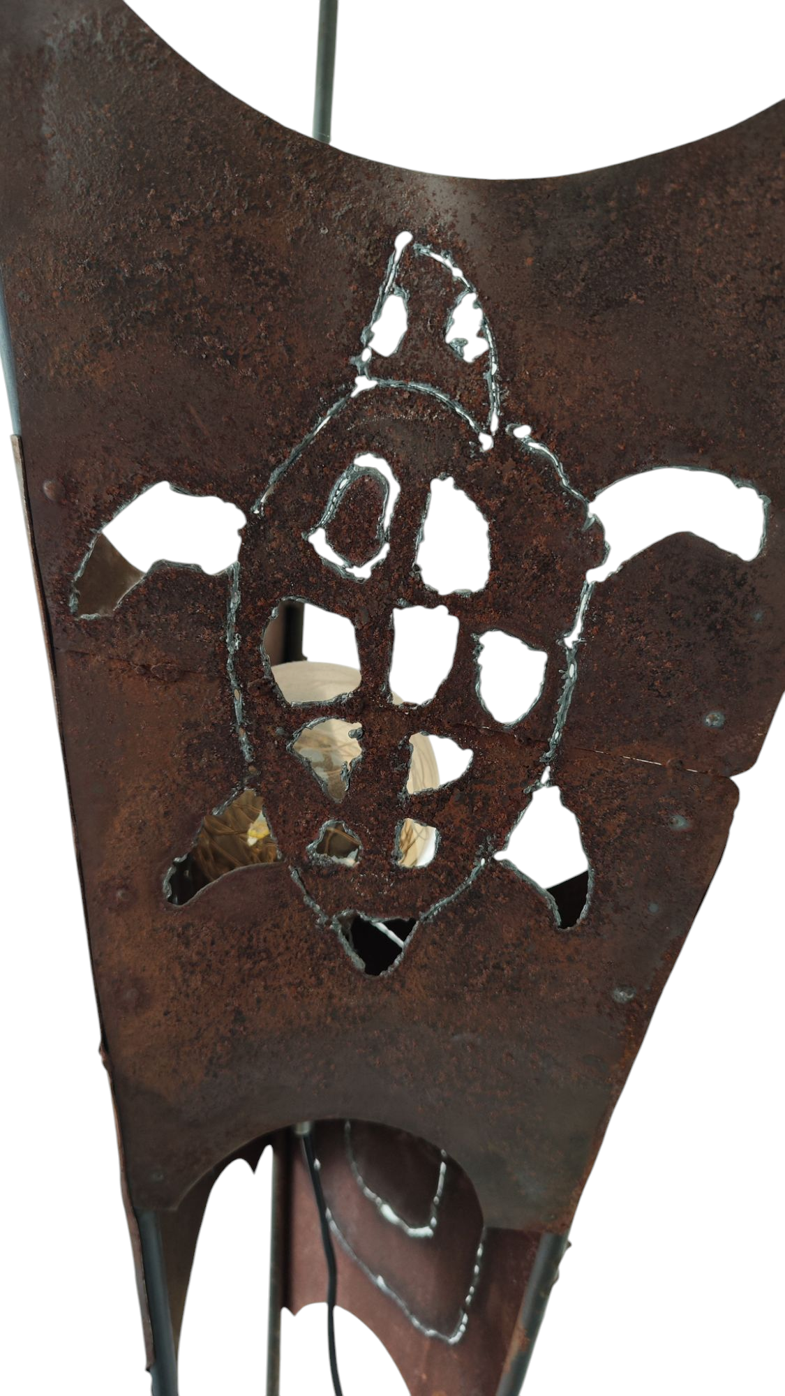 Lampe en métal recyclé 