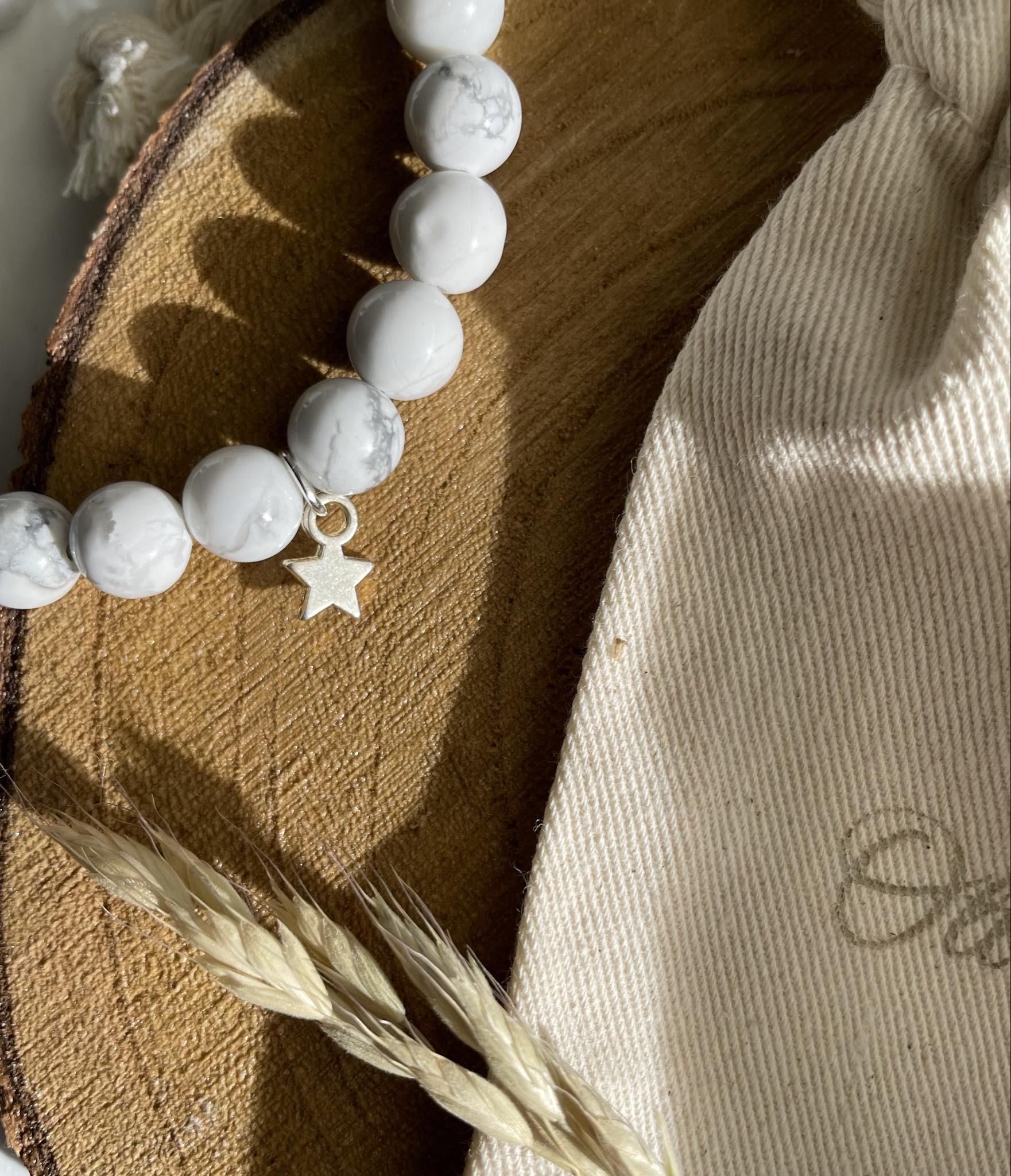 Howlite Bracelet 