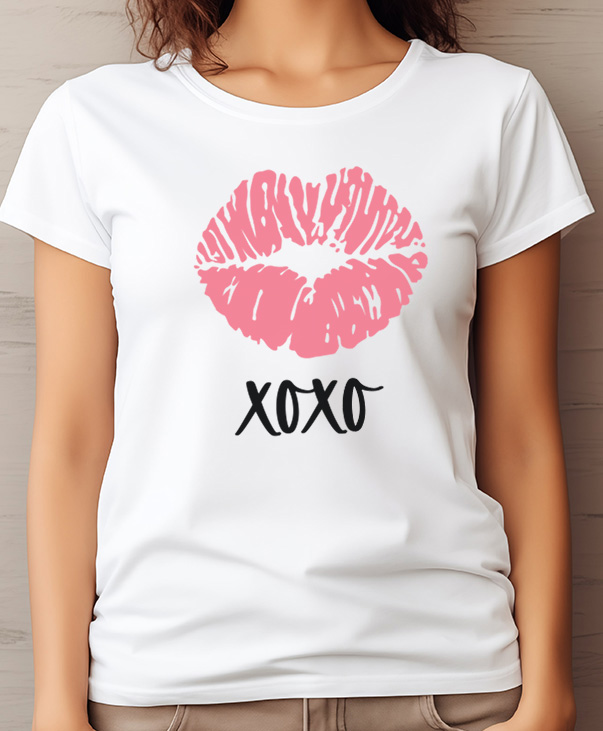 Playera con diseño de beso
