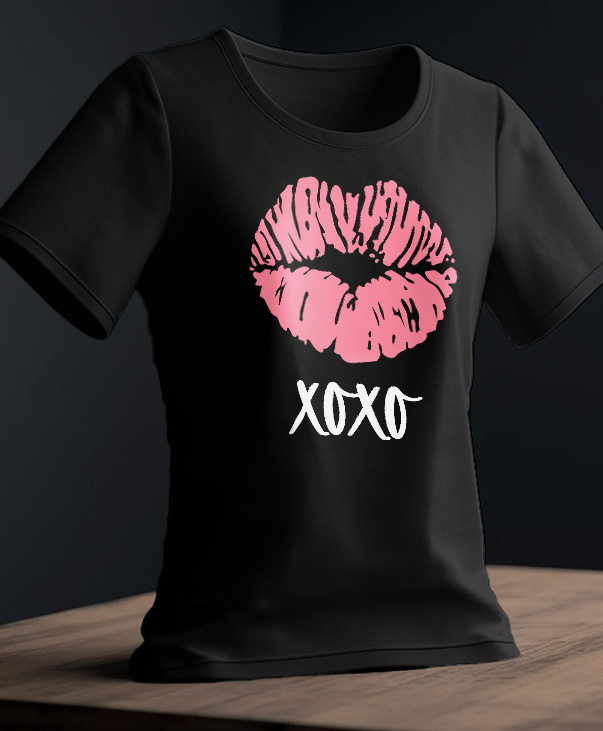 Playera con diseño de beso
