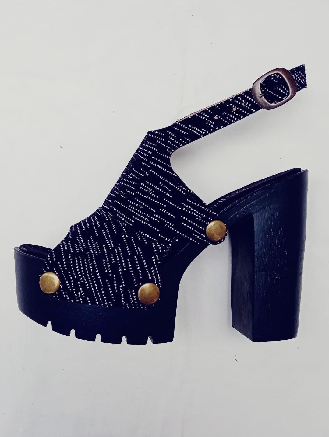 Zapato de tacón alto