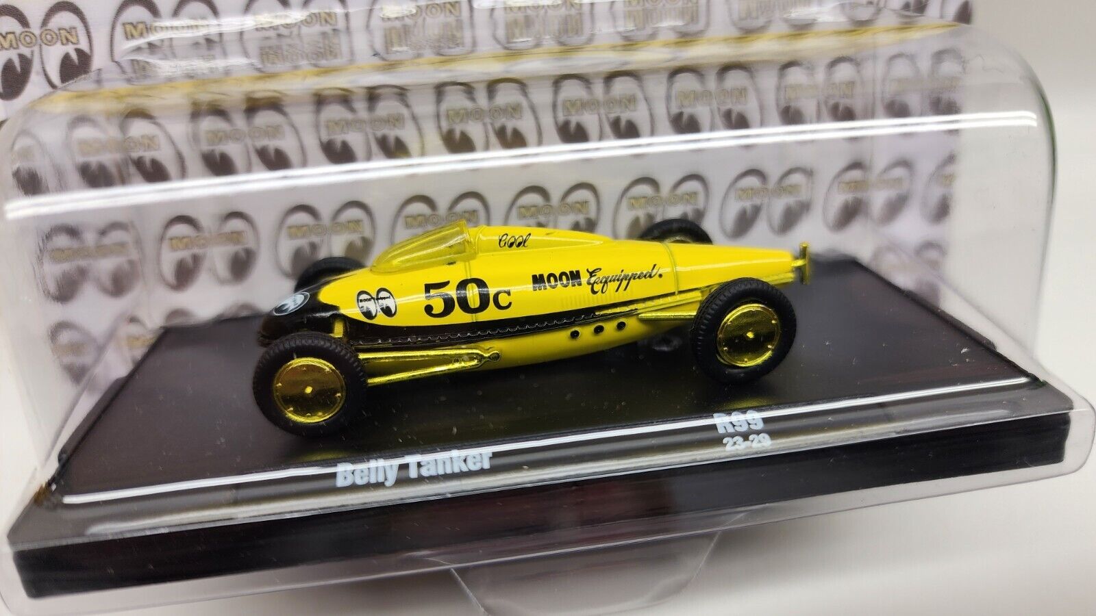 Belly Tanker M2 Mooneyes 1:64