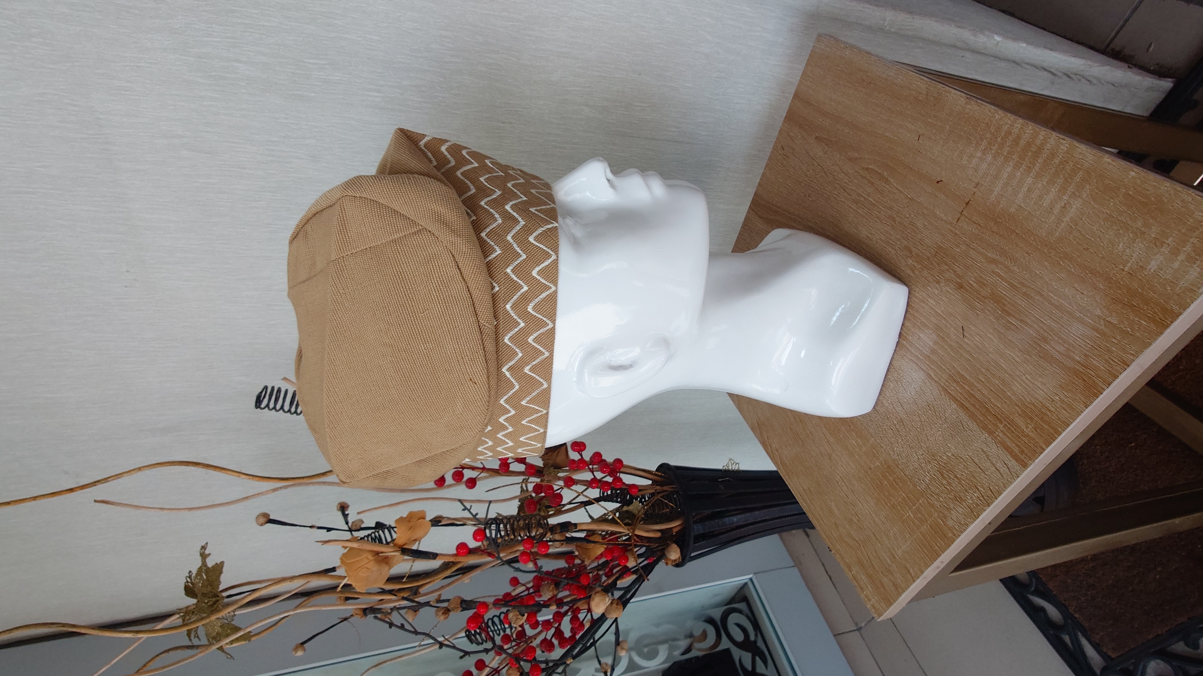 Handwoven plain  carton/beige asoke with white zigzag embroidery   It's neatly tailored and fully lined.  