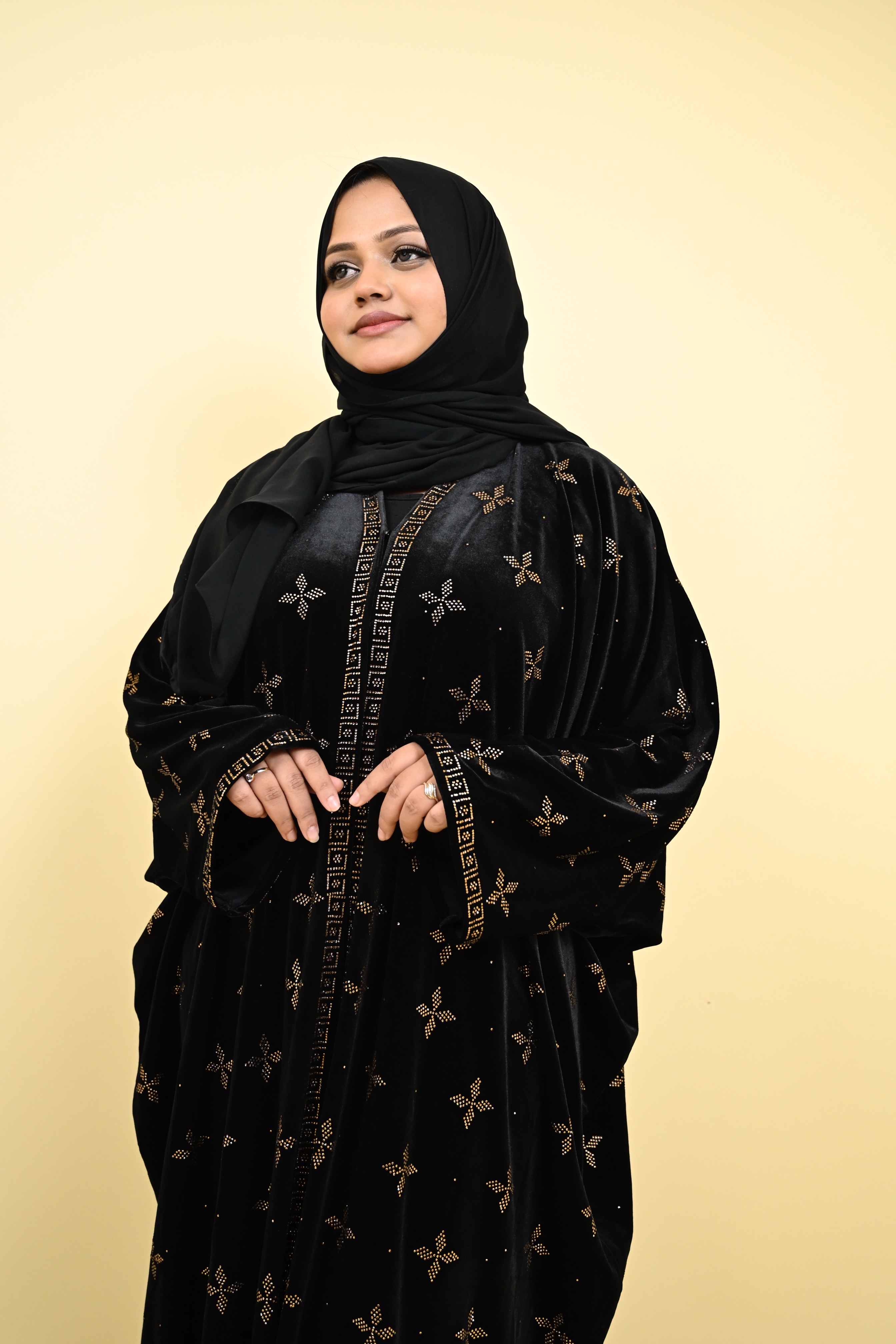 Sana - Luxe Velvet Abaya 