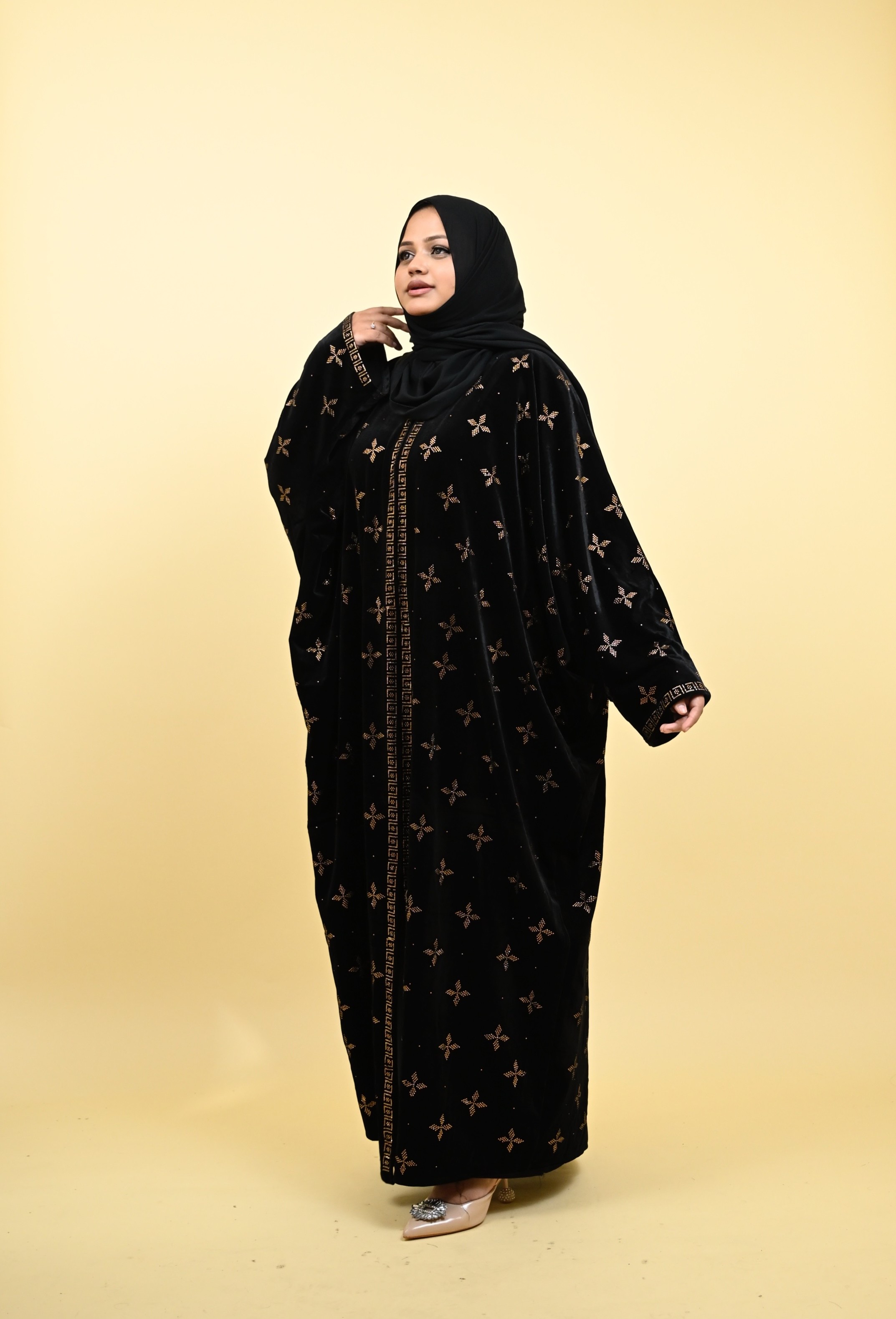 Sana - Luxe Velvet Abaya 