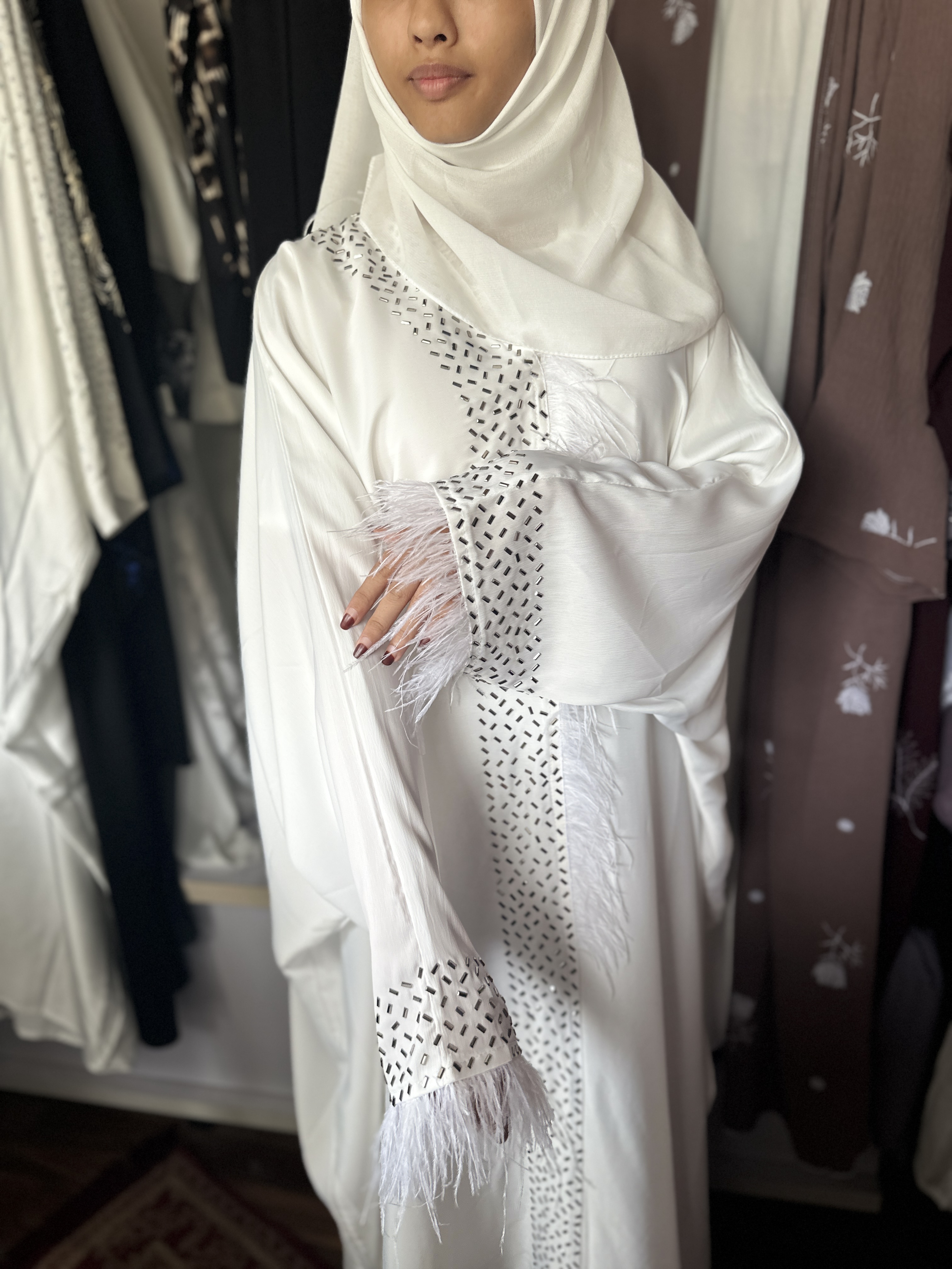WHITE FEATHER ABAYA 