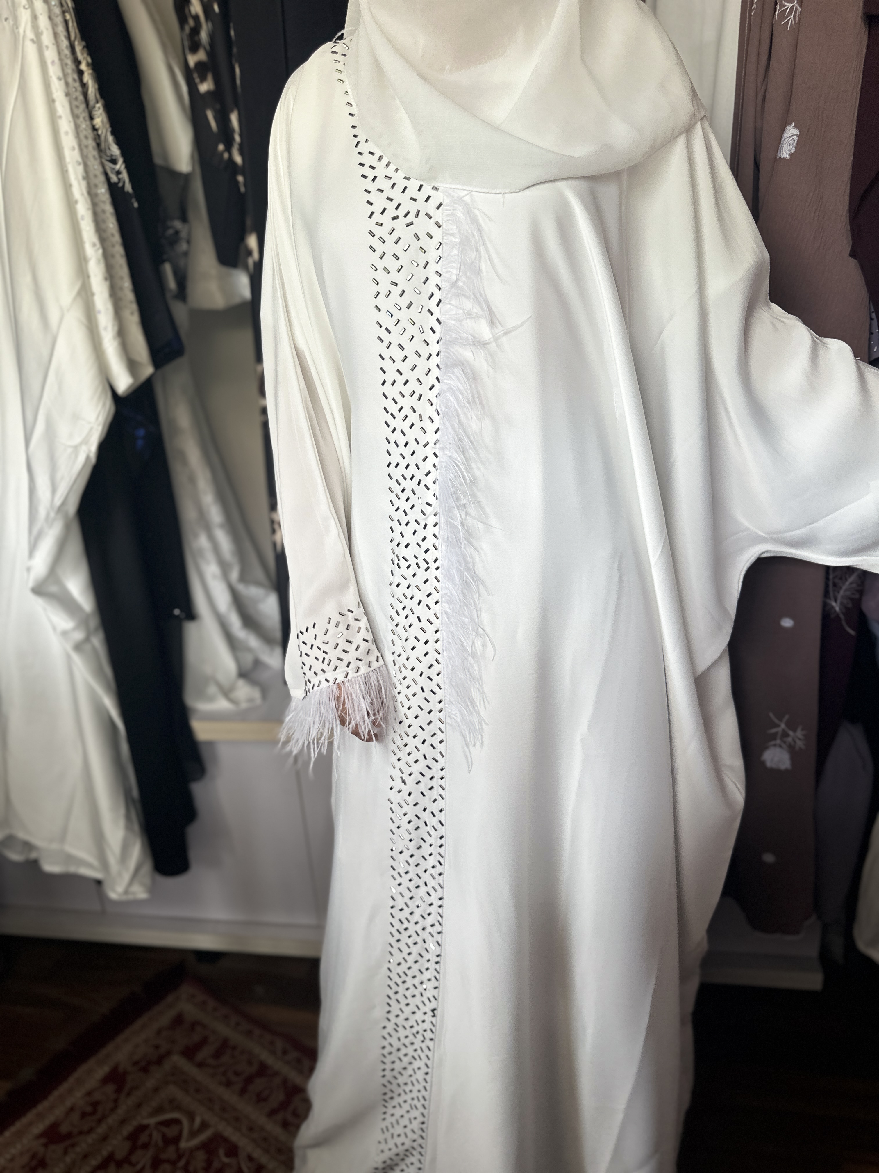 WHITE FEATHER ABAYA