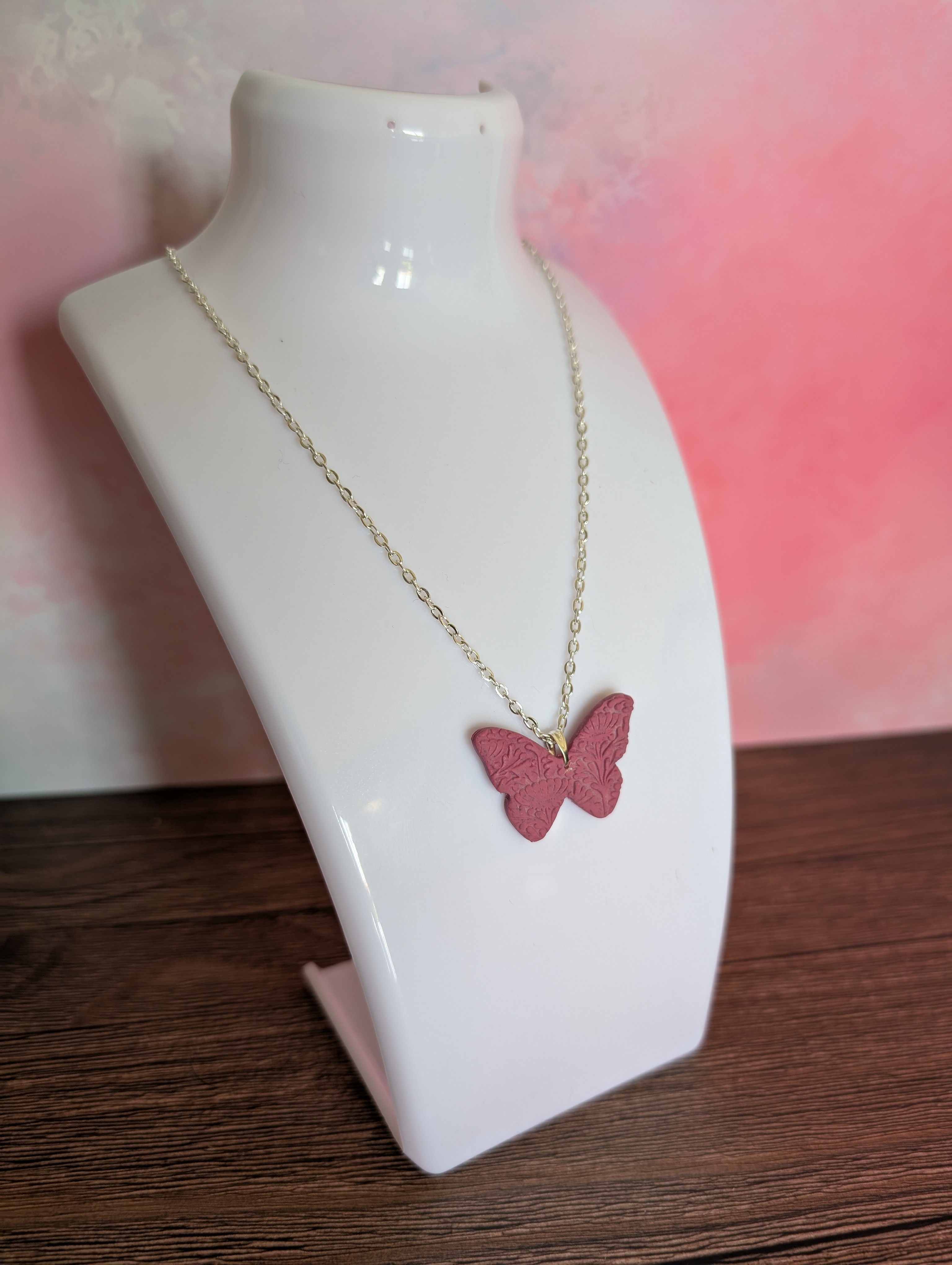 Halskette "Violetter Schmetterling"