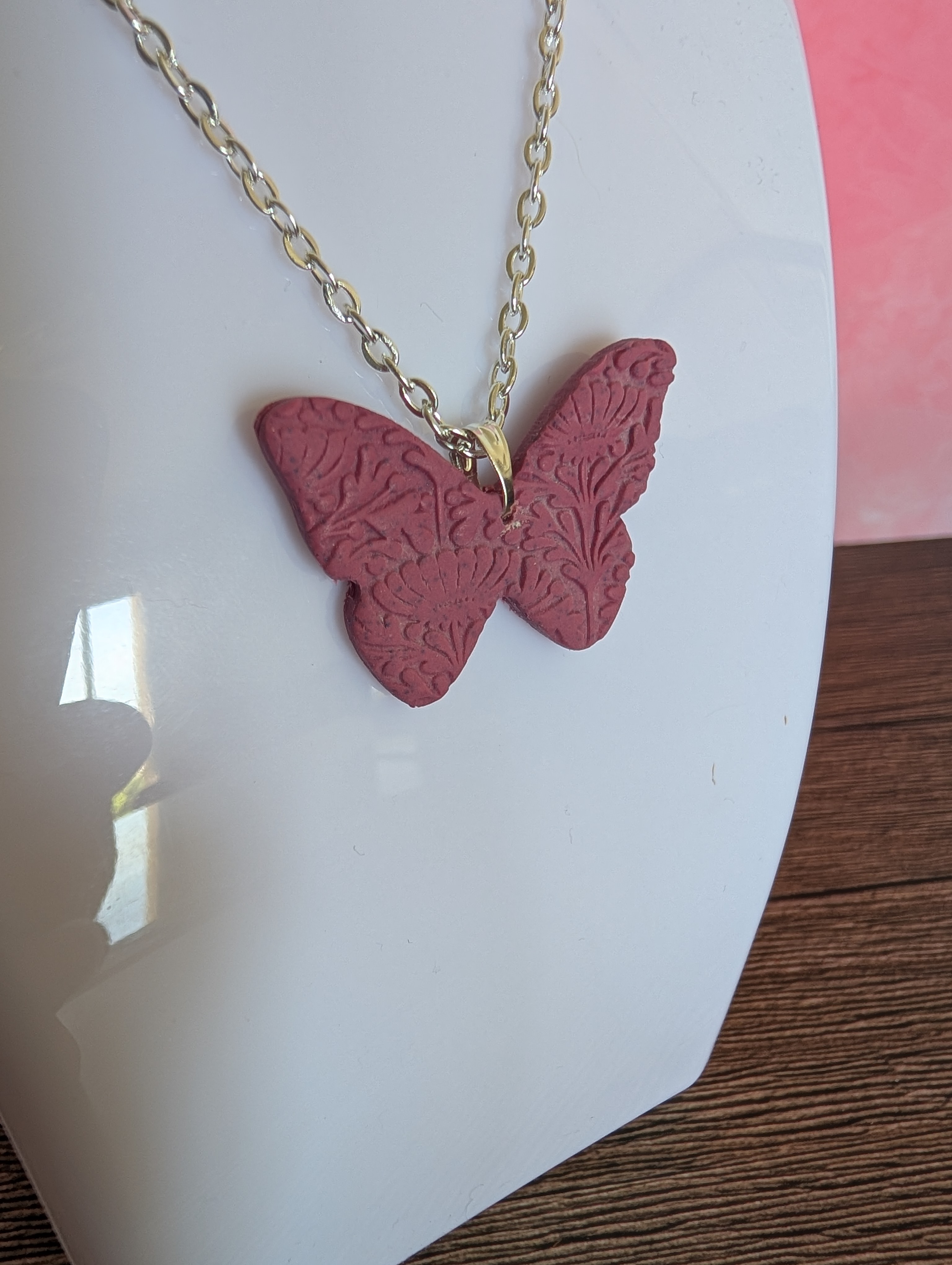 Halskette "Violetter Schmetterling"