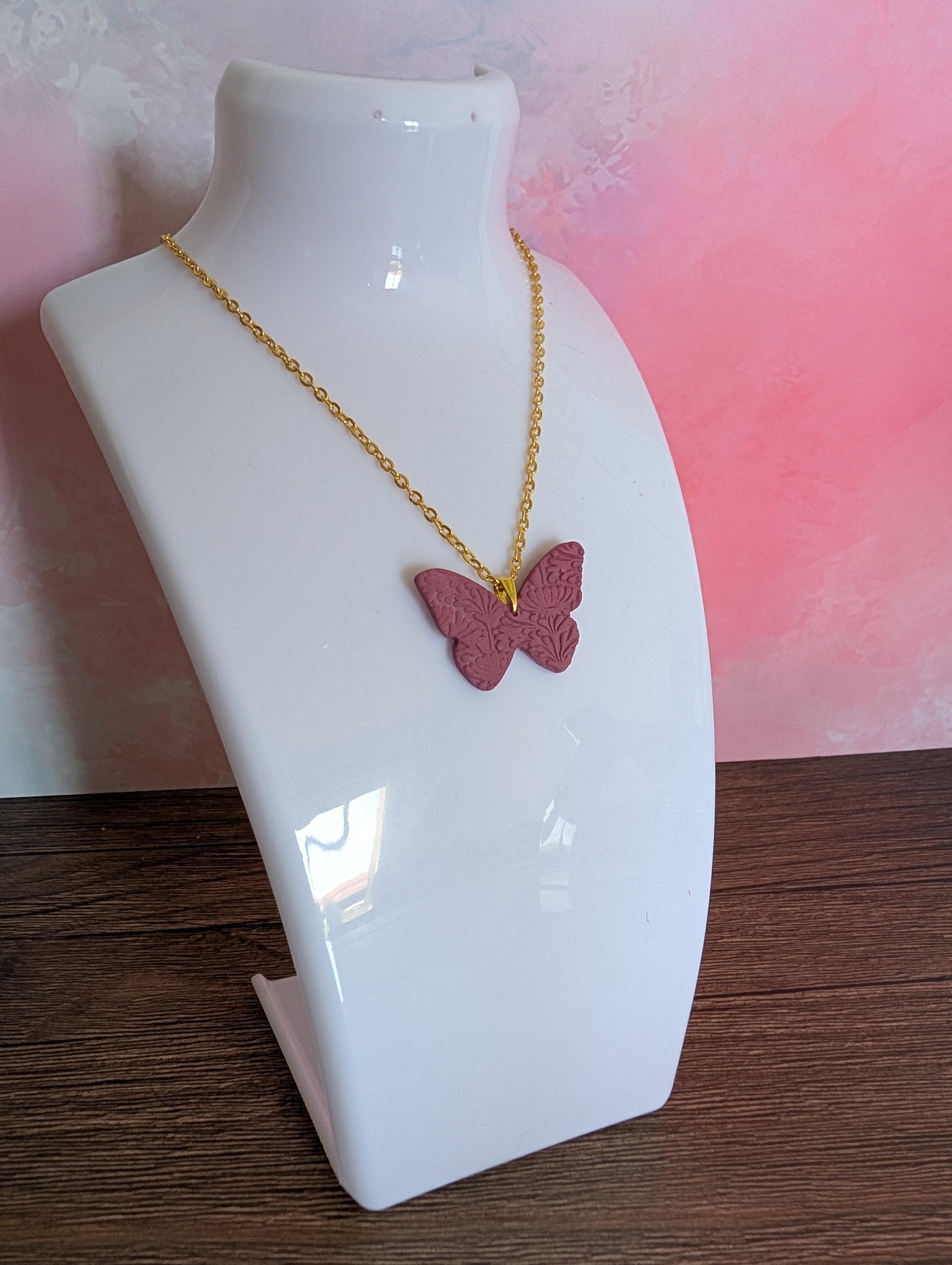 Halskette "Violetter Schmetterling"