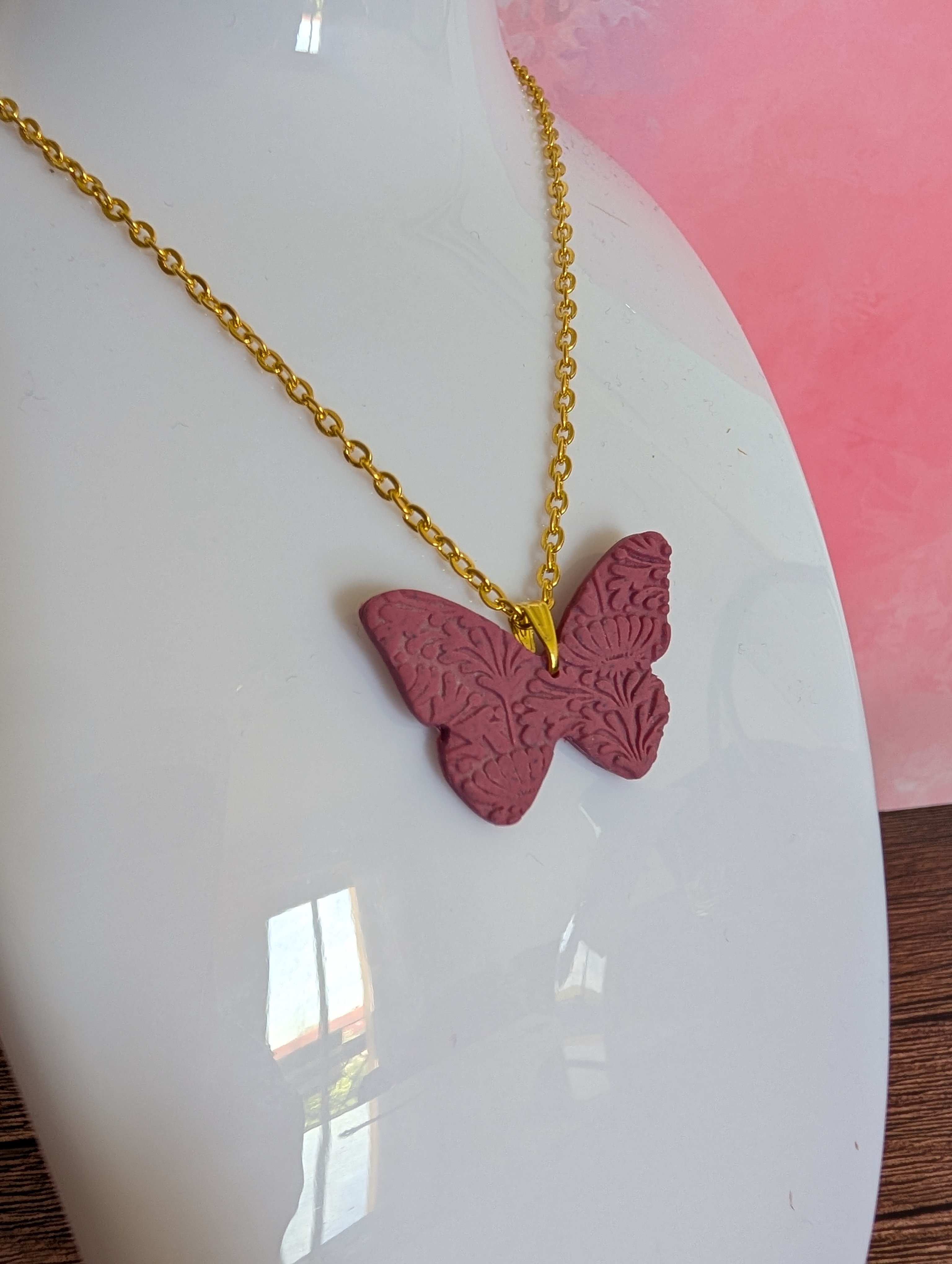 Halskette "Violetter Schmetterling"