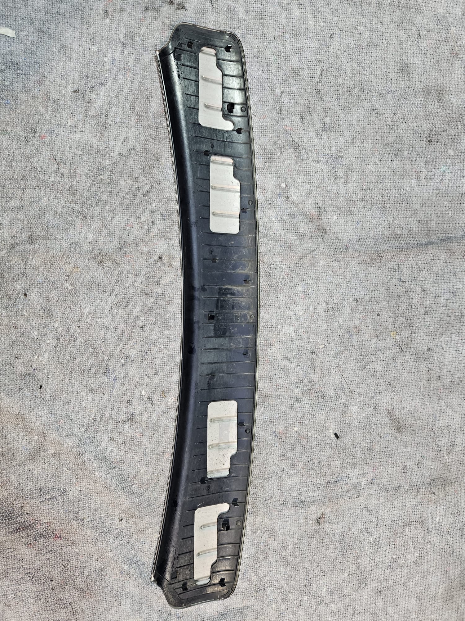 Original Porsche Cayenne 955 Ladeschutzblech 