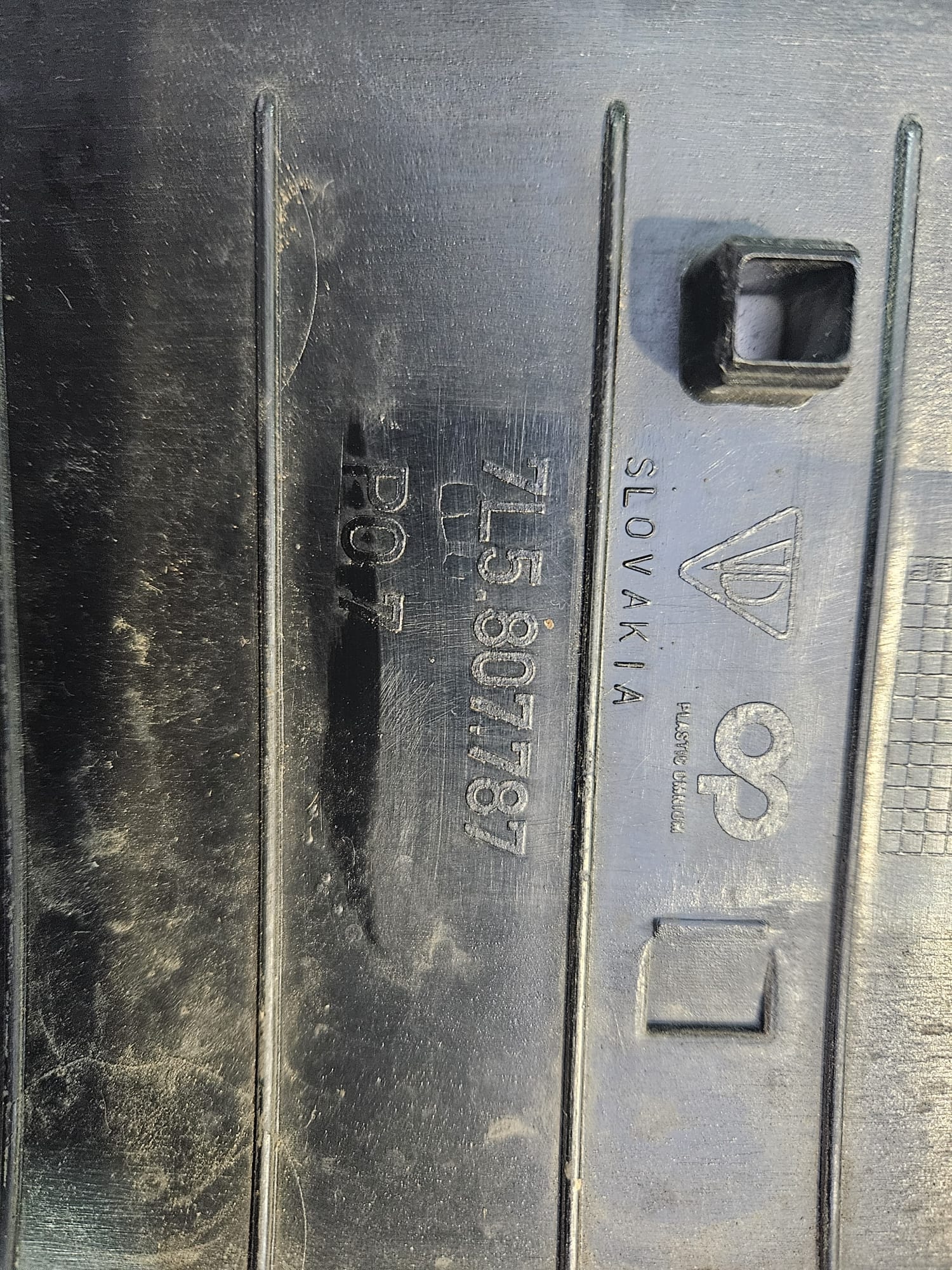 Original Porsche Cayenne 955 Ladeschutzblech 