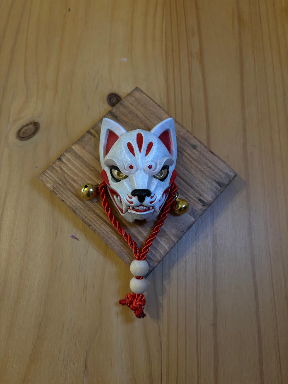 Máscara de Kitsune japonés.