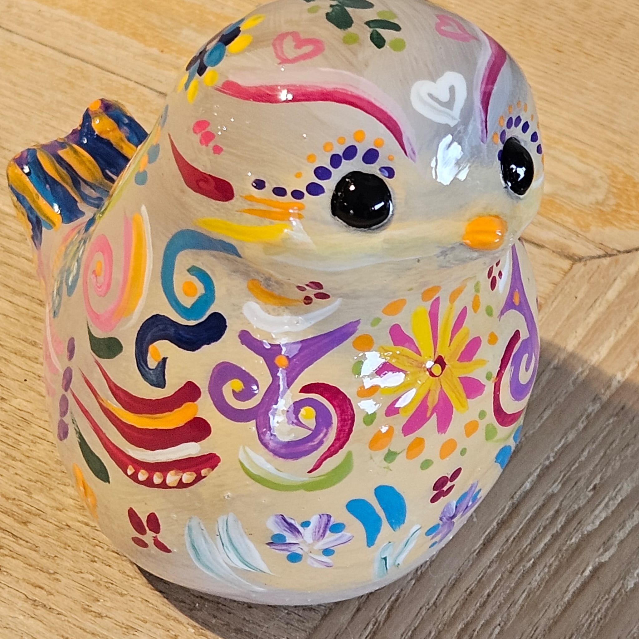 Oiseau XXL qui éveille nos âmes aux multiples couleurs de la vie