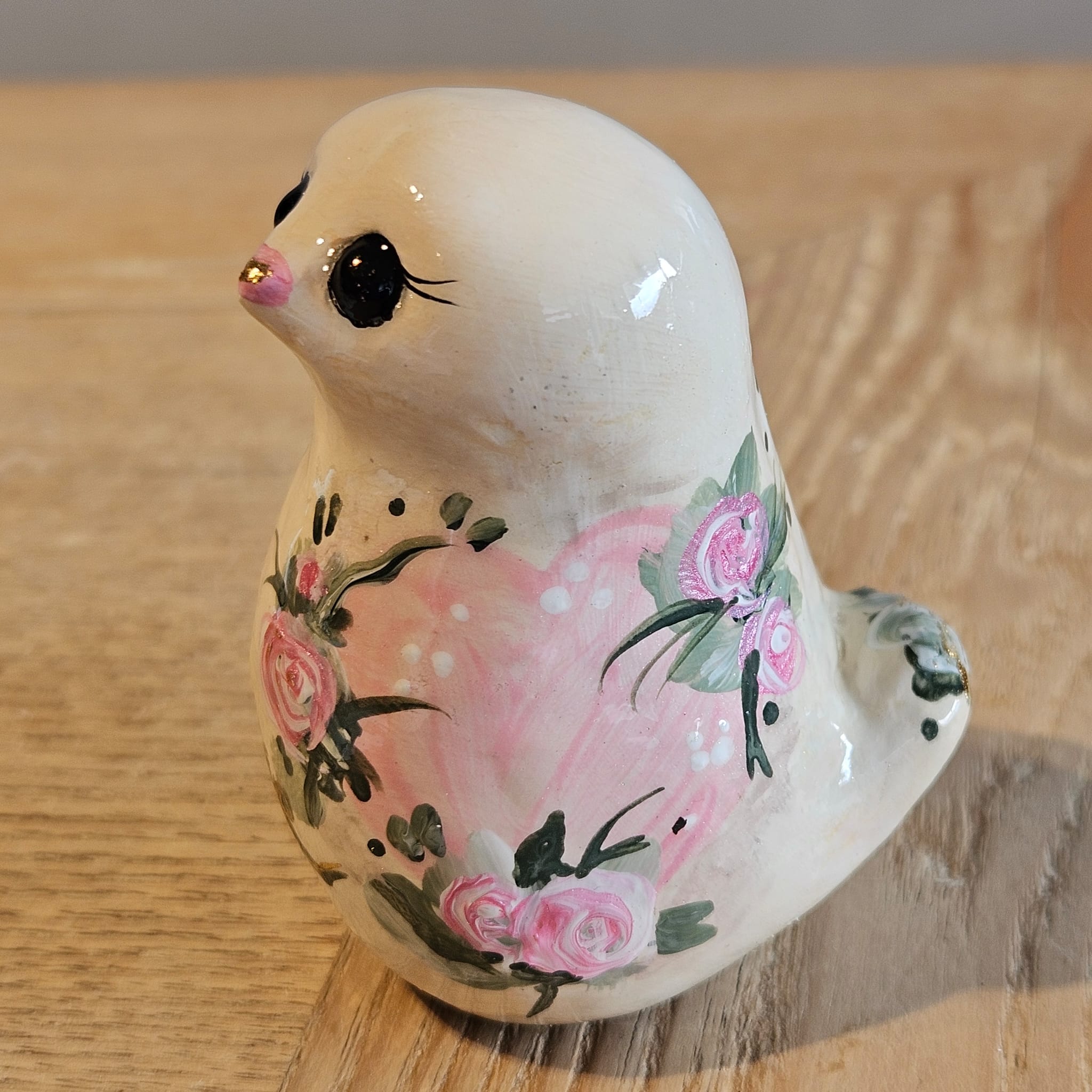 L'oiseau de l'amour par la peau, par le mot, par la présence.