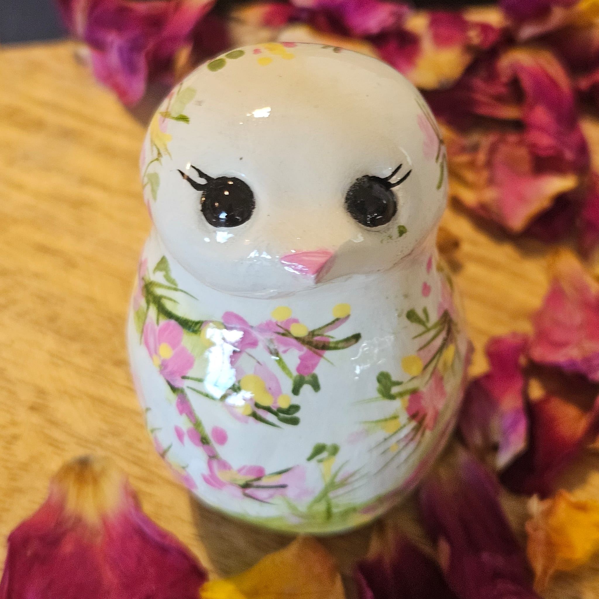 Acte 2 scène 1. La vie est un théâtre.  Oiseau messager et sa carte et ses fleurs séchées