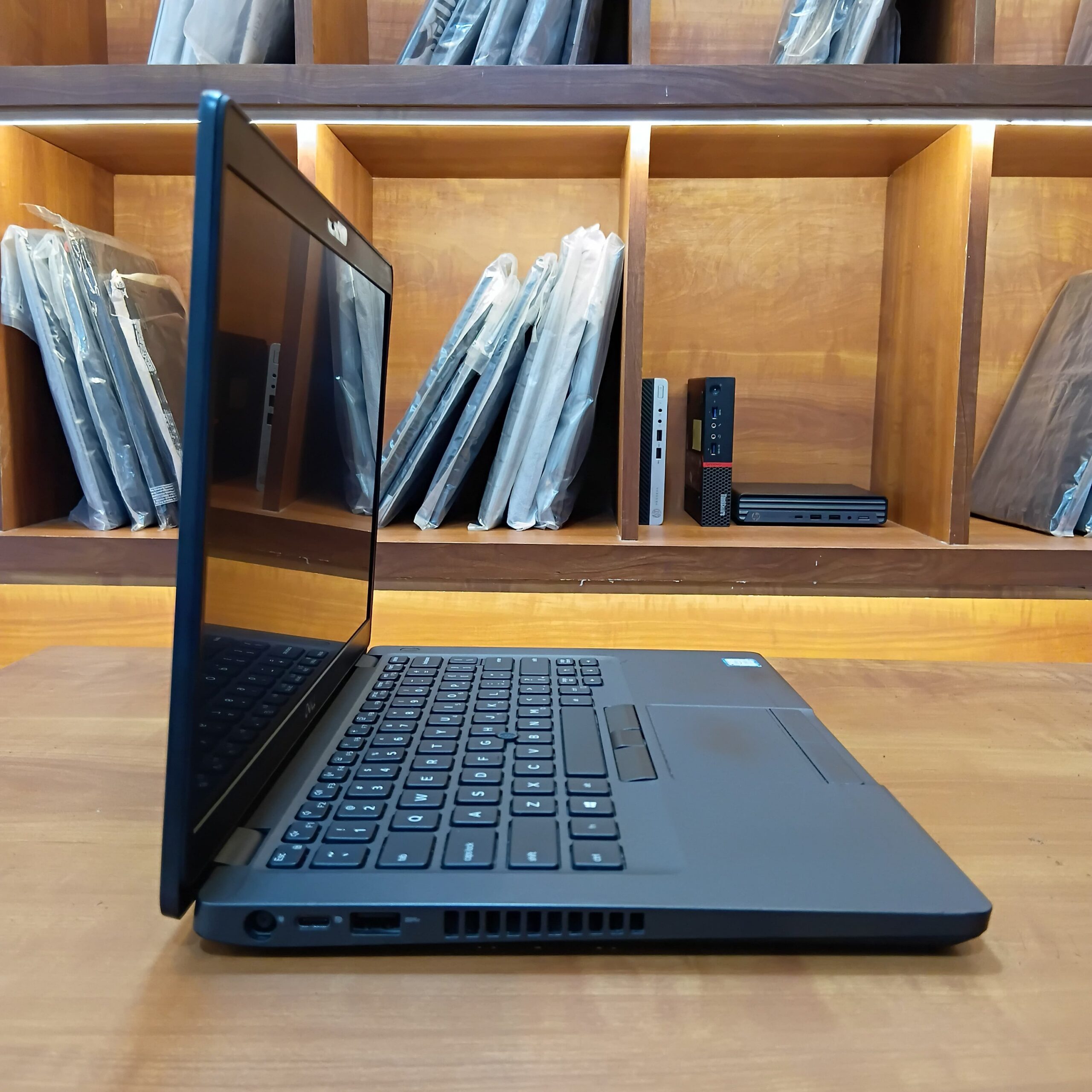 Clearance Sale Offer - Dell Latitude E5400 (Refurbished)