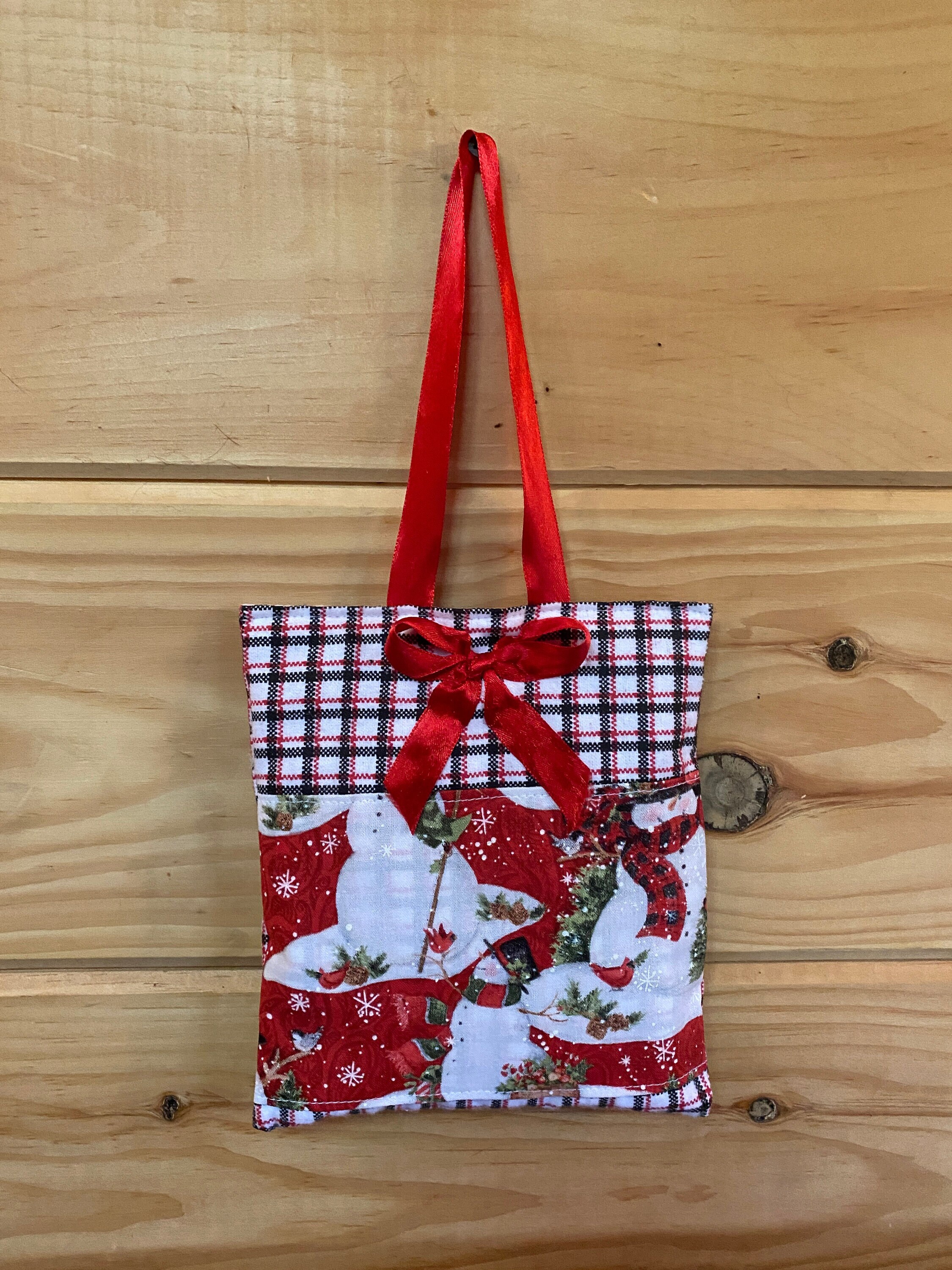 SNOWMAN Hanging Sachet Wall Decor, door handle or closet hanging sachet, Amish Quilt fragrance room scent, 6-1/4" wide by 7-1/4” tall