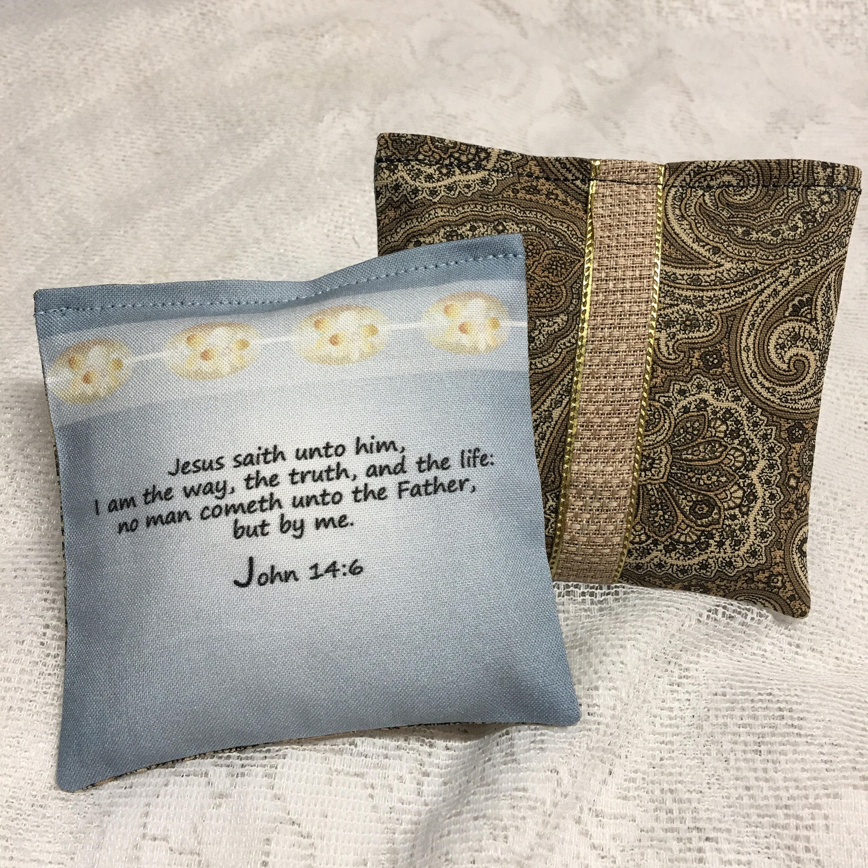8 GROOMSMEN GIFTS, Christian Wedding Favor Sachets, Waterfall fragrance oil, drawer sachets