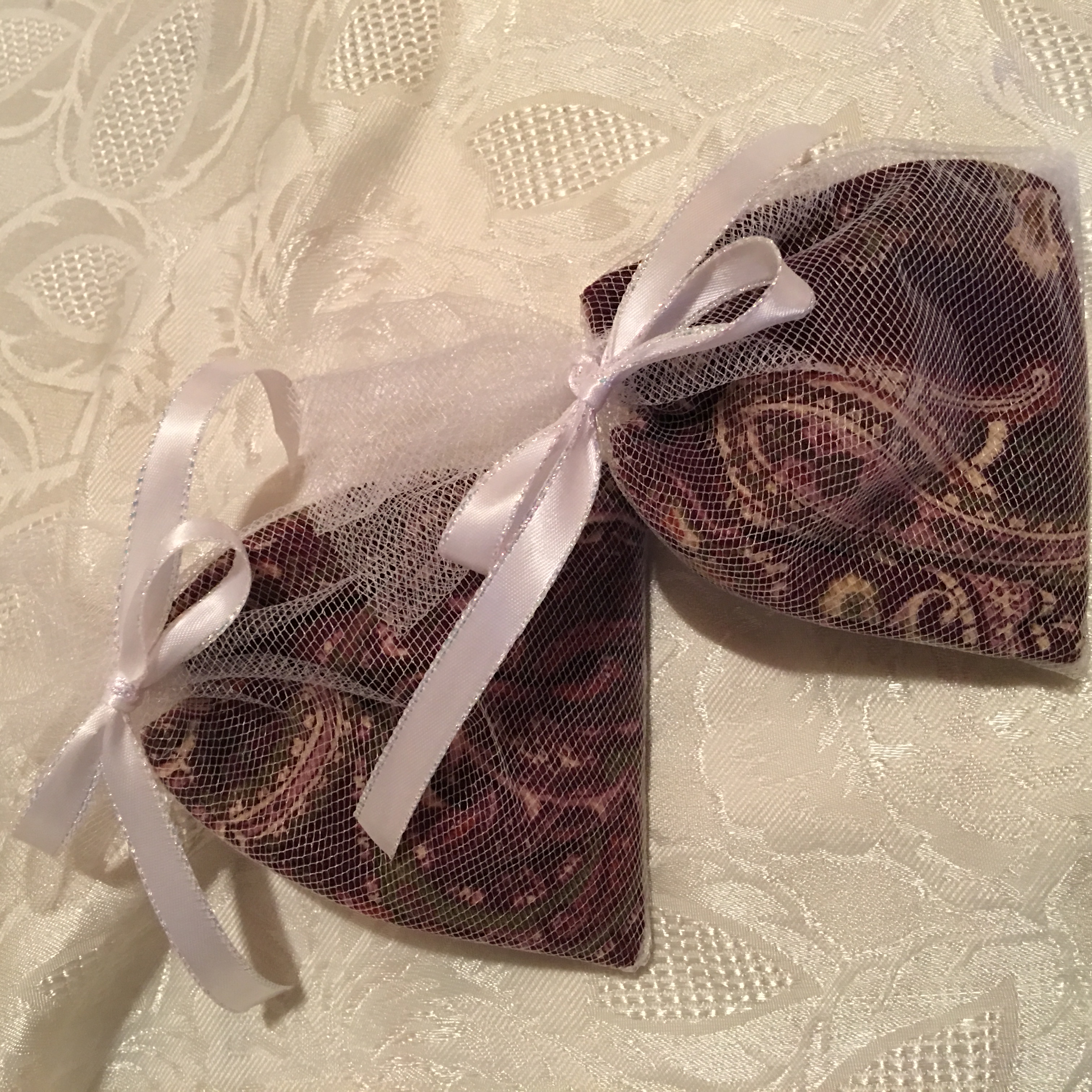 Gift Basket! Set with PAISLEY LAVENDER Vanilla sachets, soft scarf and warm vanilla little soaps