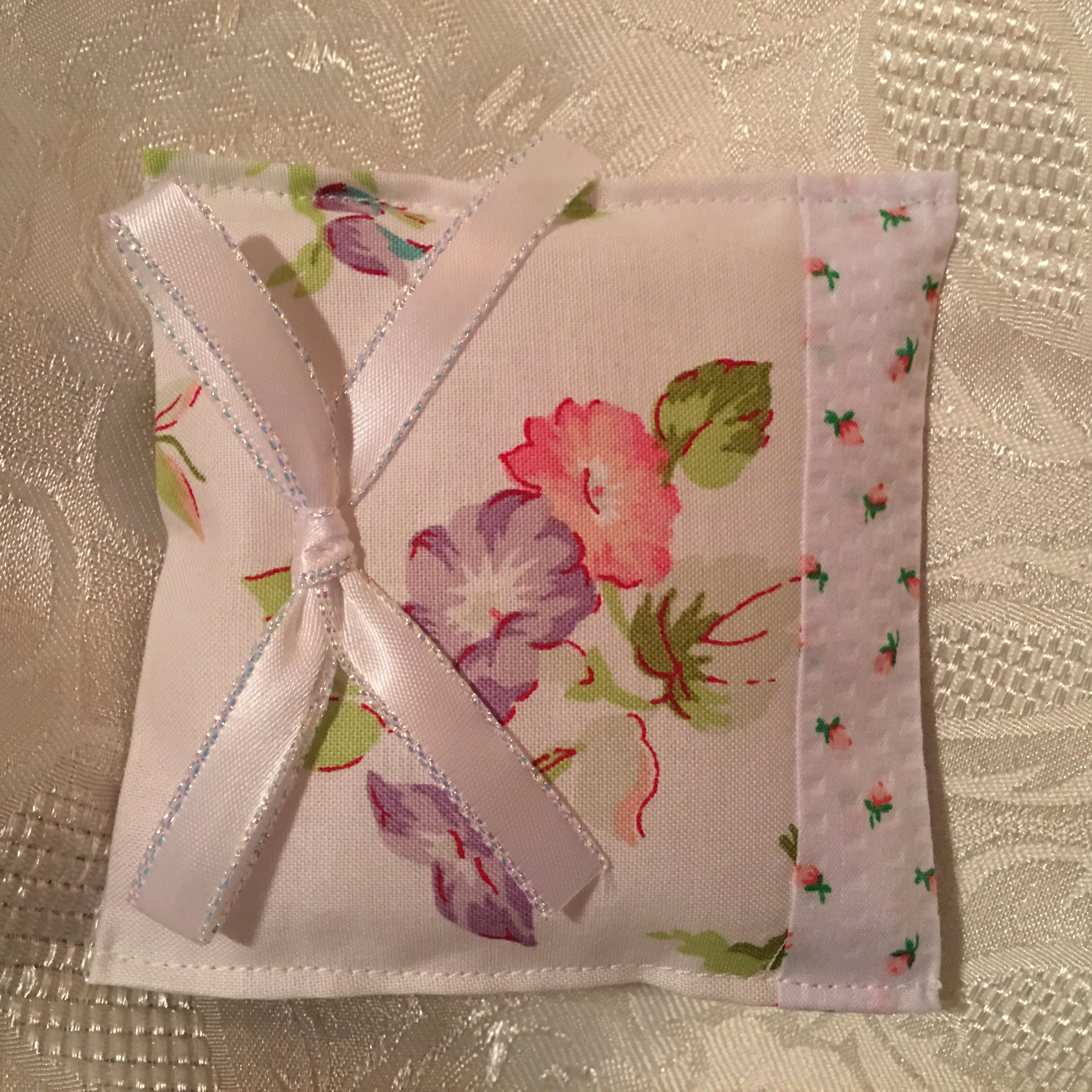 Gift Basket! Succulent Strawberry fragrance 2 FLORAL SACHETS, 2 candle tarts, 1 soap sample, 10 note cards, 1 bookmark, gift for a friend!