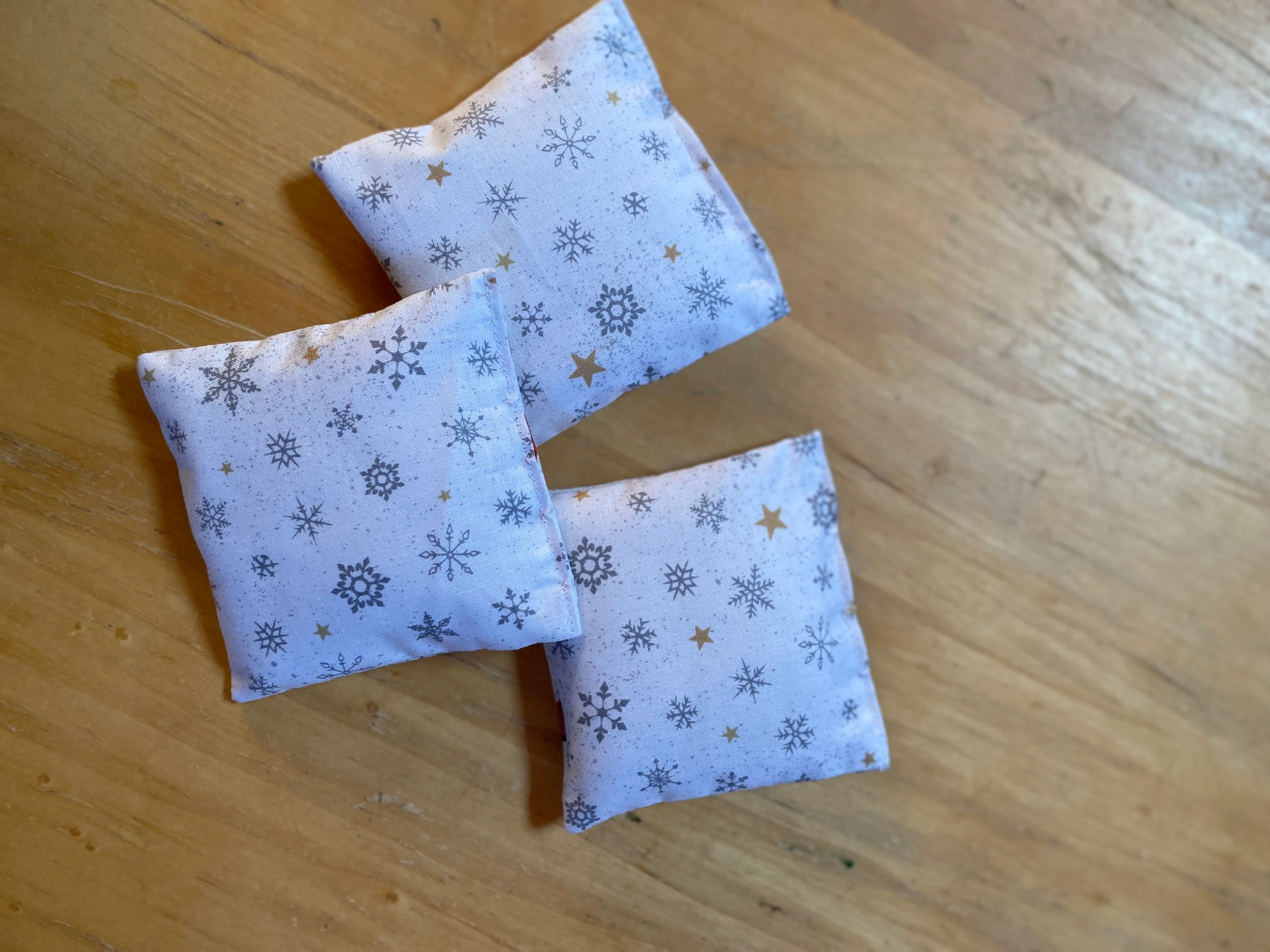 3 SACHETS Amish Quilt fragrance oil Winter Cardinals and Snowflakes, drawer sachets