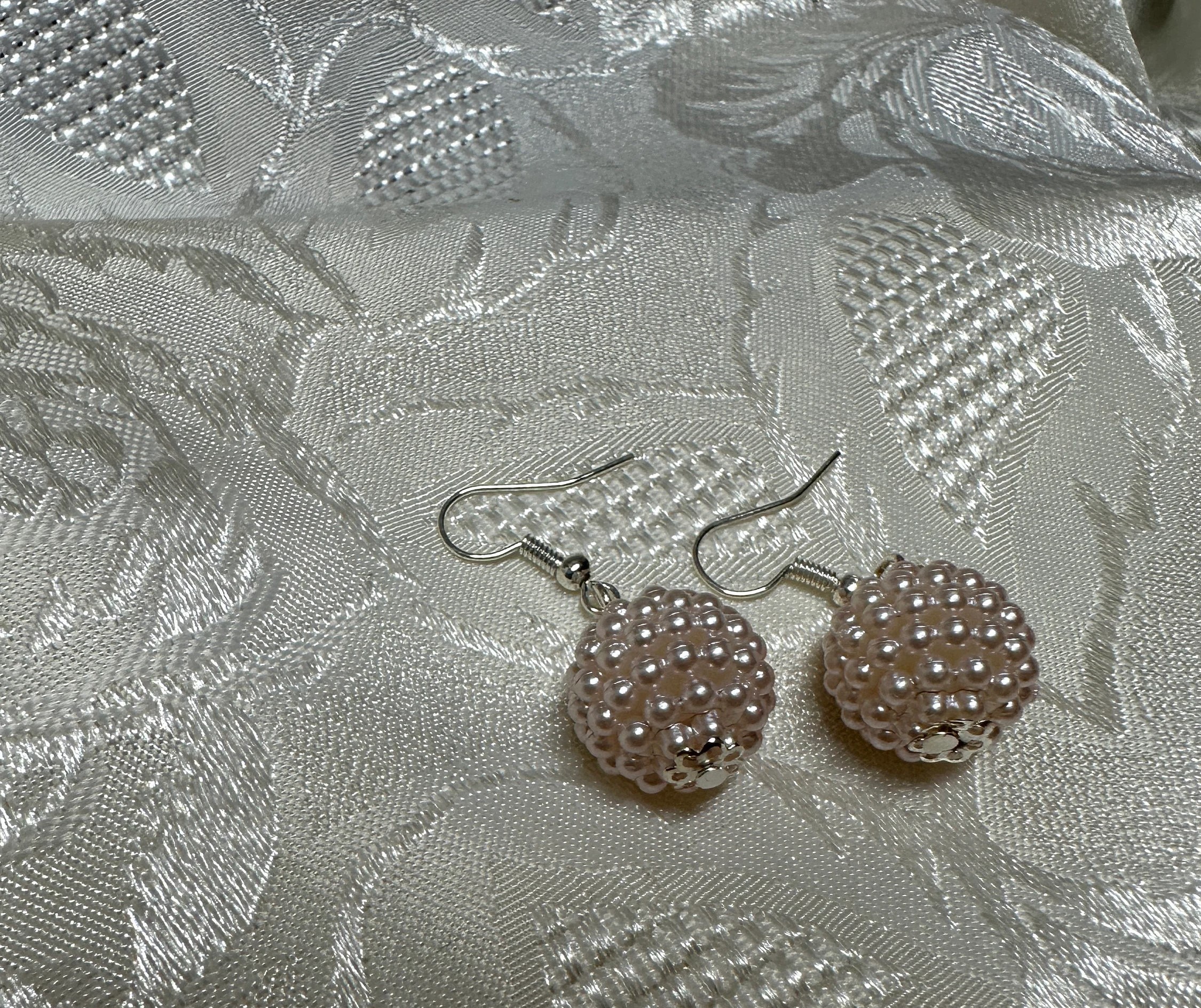 Christian bracelet with Faith charm, faux pearls, pinky peach and white colors, bracelet is 8 inches around wrist, coordinating earrings