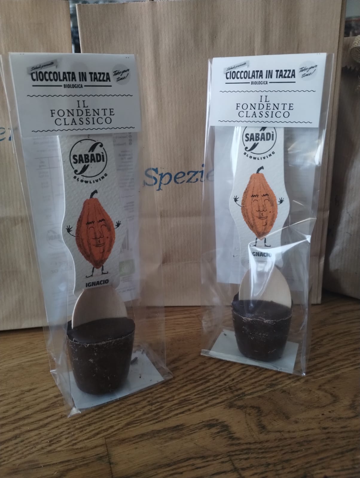 Cucchiaio per cioccolata in tazza